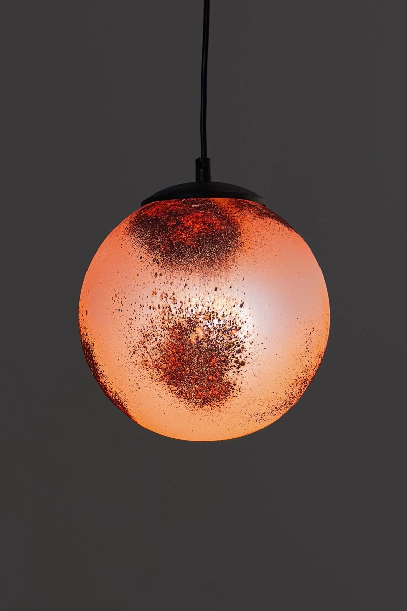   
                        
                        Люстра NB LIGHT (Україна) 33863    
                         У стилі Модерн.  
                        Тип джерела світла: світлодіодна лампа, змінна.                         Форма: Куля.                         Кольори плафонів і підвісок: Червоний.                         Матеріал: Скло.                          фото 3
