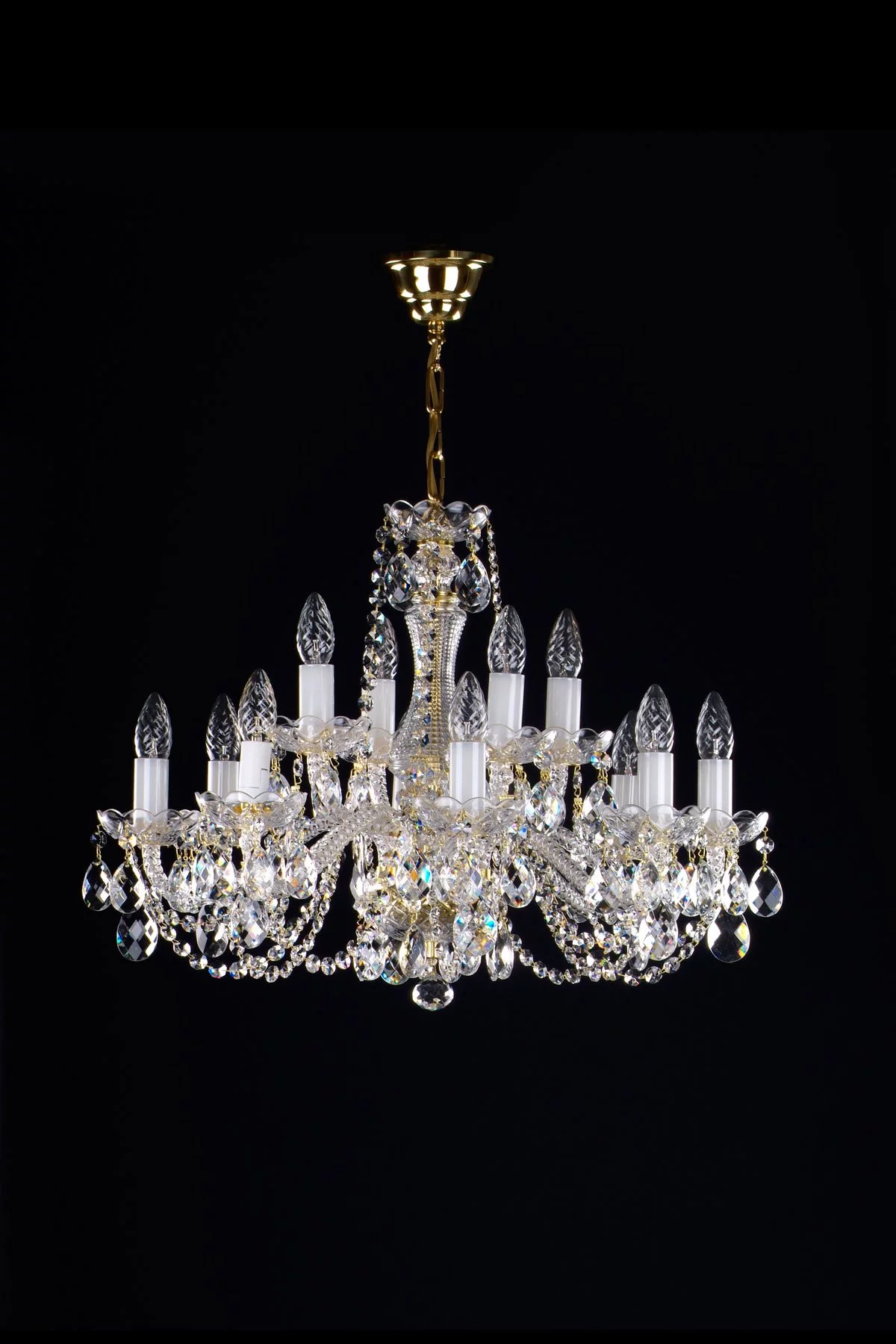   
                        
                        Хрустальная люстра ARTGLASS (Чехия) 34229    
                         В стиле Классика.  
                        Тип источника света: светодиодная лампа, сменная.                         Форма: Круг.                         Цвета плафонов и подвесок: Прозрачный.                         Материал: Хрусталь.                          фото 1