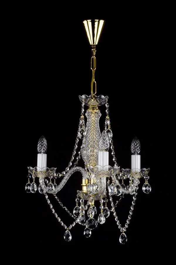   
                        
                        Кришталева люстра ARTGLASS (Чехія) 34260    
                         У стилі Класика.  
                        Тип джерела світла: світлодіодна лампа, змінна.                         Форма: Коло.                         Кольори плафонів і підвісок: Прозорий.                         Матеріал: Кришталь.                          фото 1
