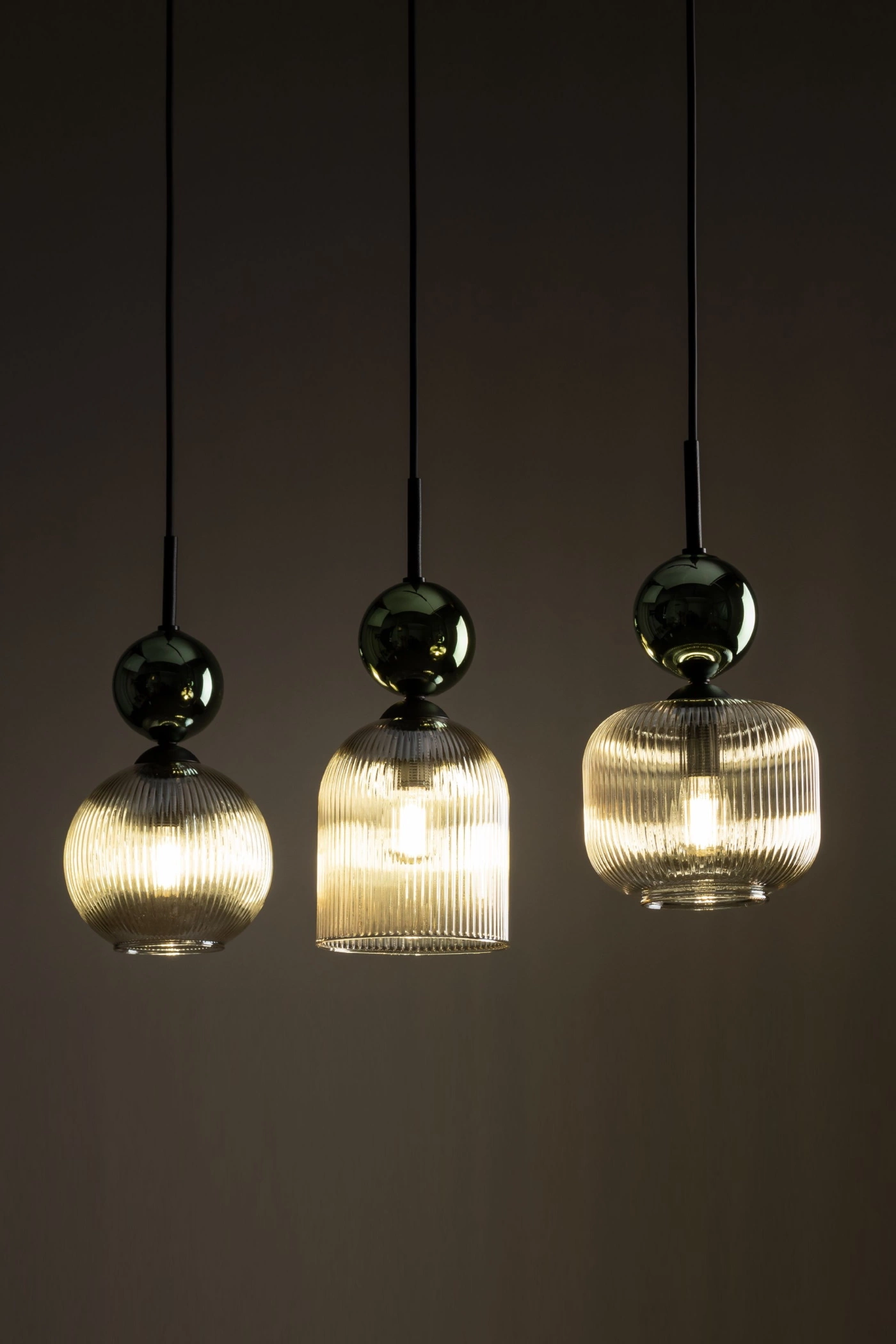   
                        
                        Люстра TK LIGHTING (Польша) 34417    
                         В стиле Модерн.  
                        Тип источника света: светодиодная лампа, сменная.                         Форма: Прямоугольник.                         Цвета плафонов и подвесок: Желтый.                         Материал: Стекло.                          фото 3