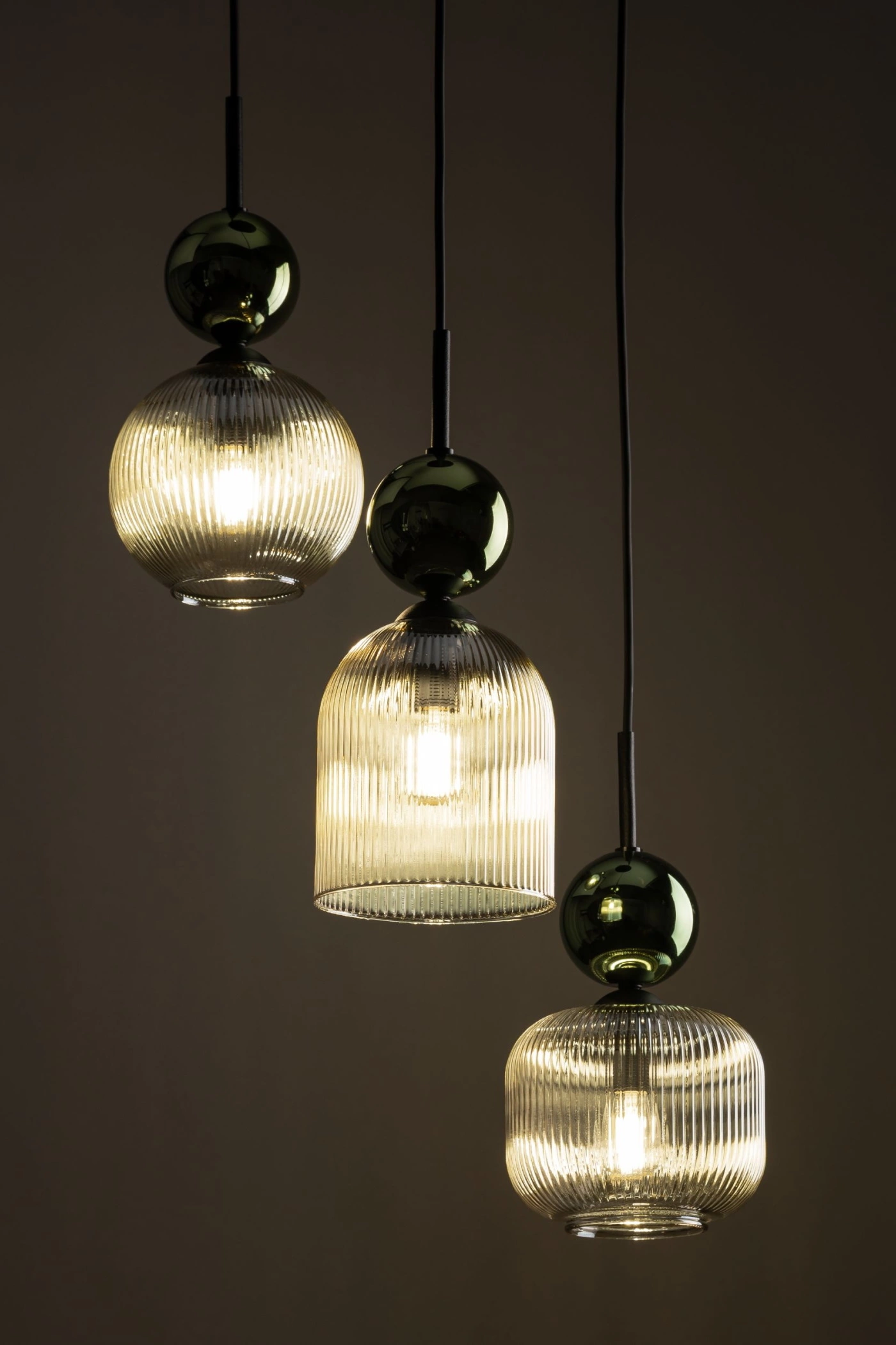   
                        
                        Люстра TK LIGHTING (Польша) 34419    
                         В стиле Модерн.  
                        Тип источника света: светодиодная лампа, сменная.                         Форма: Круг.                         Цвета плафонов и подвесок: Желтый.                         Материал: Стекло.                          фото 5