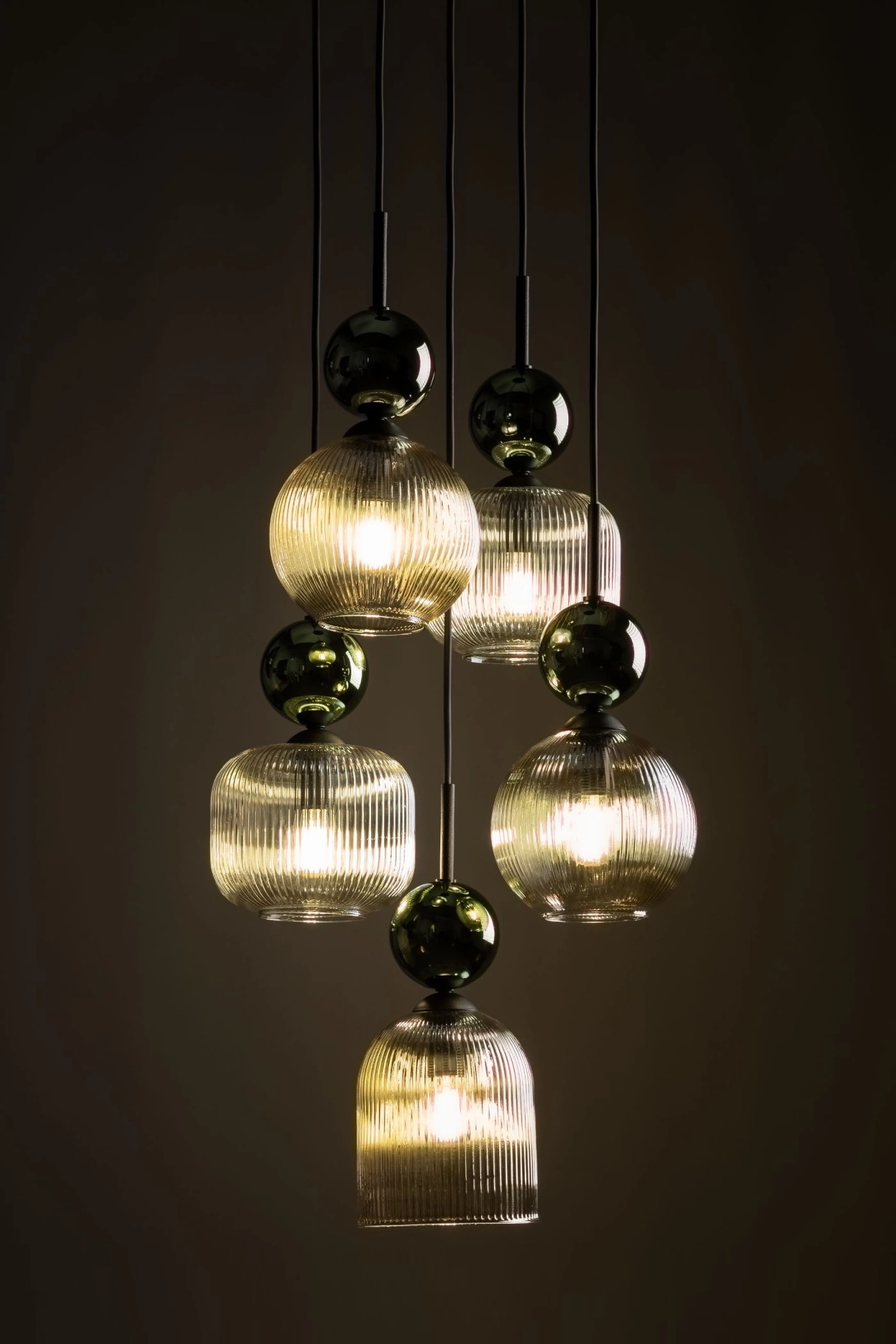  
                        
                        Люстра TK LIGHTING (Польша) 34420    
                         В стиле Модерн.  
                        Тип источника света: светодиодная лампа, сменная.                         Форма: Круг.                         Цвета плафонов и подвесок: Желтый.                         Материал: Стекло.                          фото 6