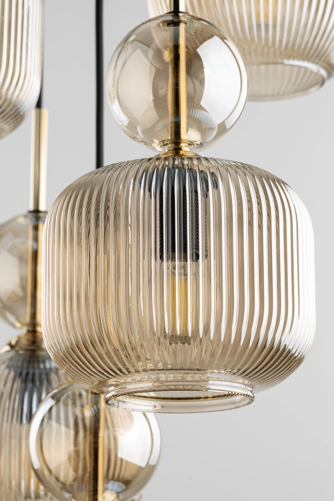  
                        
                        Люстра TK LIGHTING (Польша) 34448    
                         В стиле Модерн.  
                        Тип источника света: светодиодная лампа, сменная.                         Форма: Круг.                         Цвета плафонов и подвесок: Желтый.                         Материал: Стекло.                          фото 5