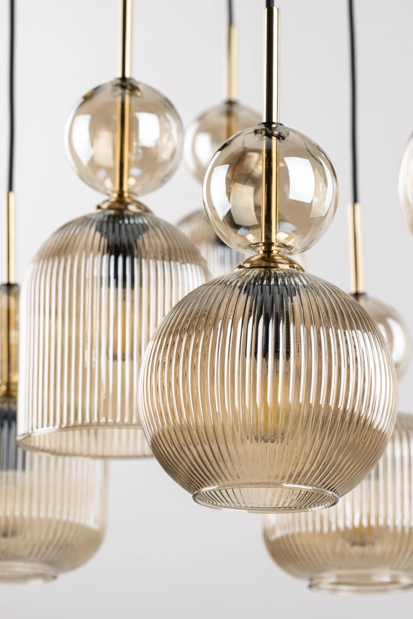   
                        
                        Люстра TK LIGHTING (Польша) 34448    
                         В стиле Модерн.  
                        Тип источника света: светодиодная лампа, сменная.                         Форма: Круг.                         Цвета плафонов и подвесок: Желтый.                         Материал: Стекло.                          фото 6