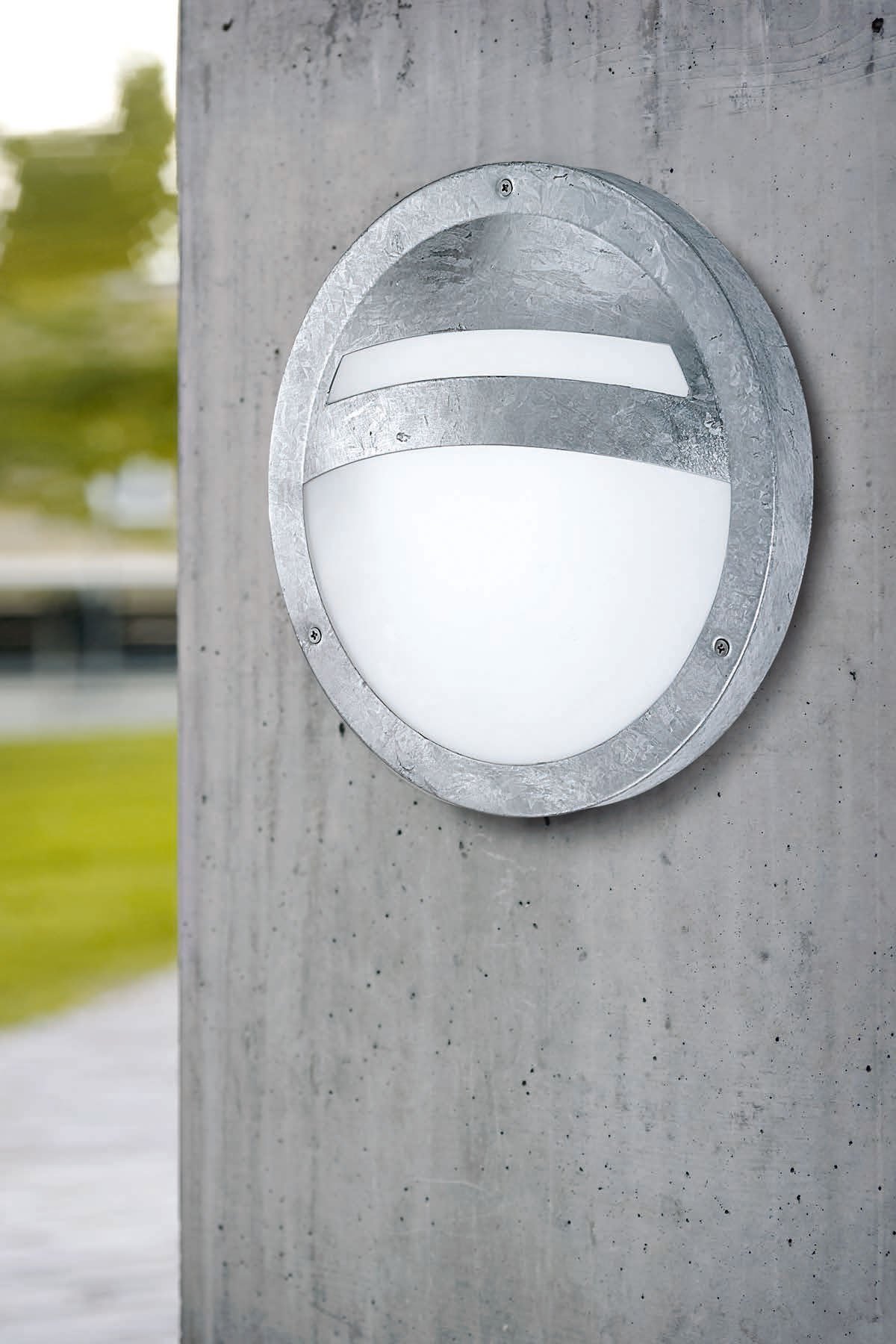   
                        Світильник вуличний EGLO (Австрія) 34787    
                         у стилі хай-тек.  
                        Тип джерела світла: cвітлодіодні led, енергозберігаючі, розжарювання.                                                 Кольори плафонів і підвісок: білий.                         Матеріал: скло.                          фото 2