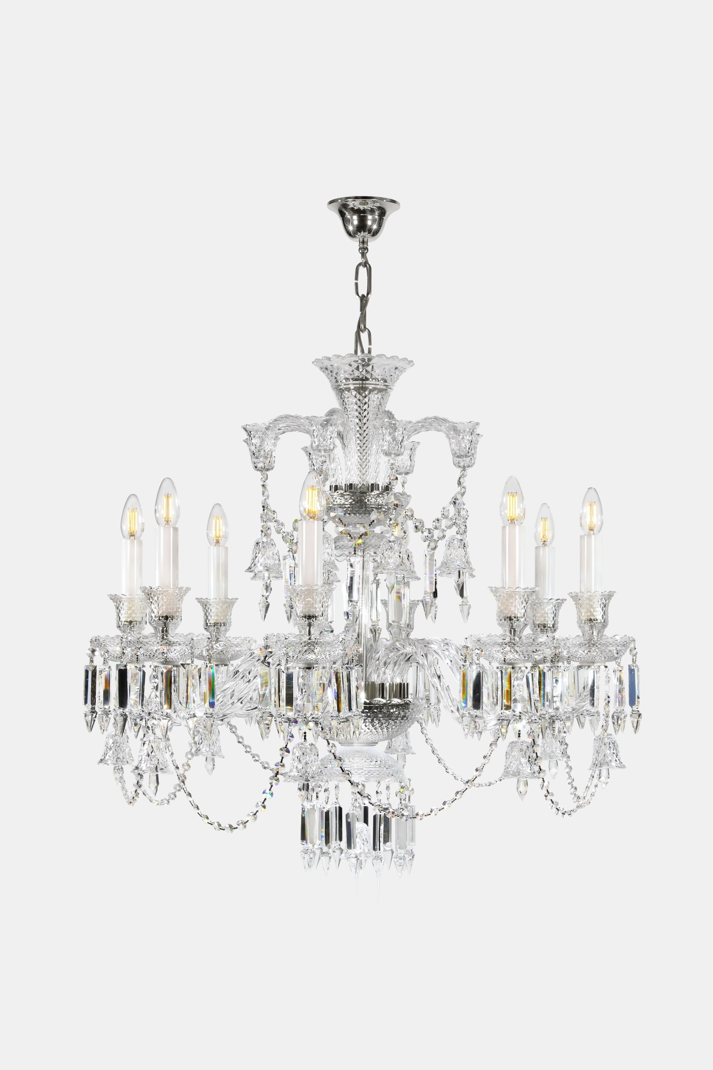   
                        
                        Кришталева люстра ARTGLASS (Чехія) 35210    
                         У стилі Класика.  
                        Тип джерела світла: світлодіодна лампа, змінна.                         Форма: Коло.                         Кольори плафонів і підвісок: Прозорий.                         Матеріал: Кришталь.                          фото 1