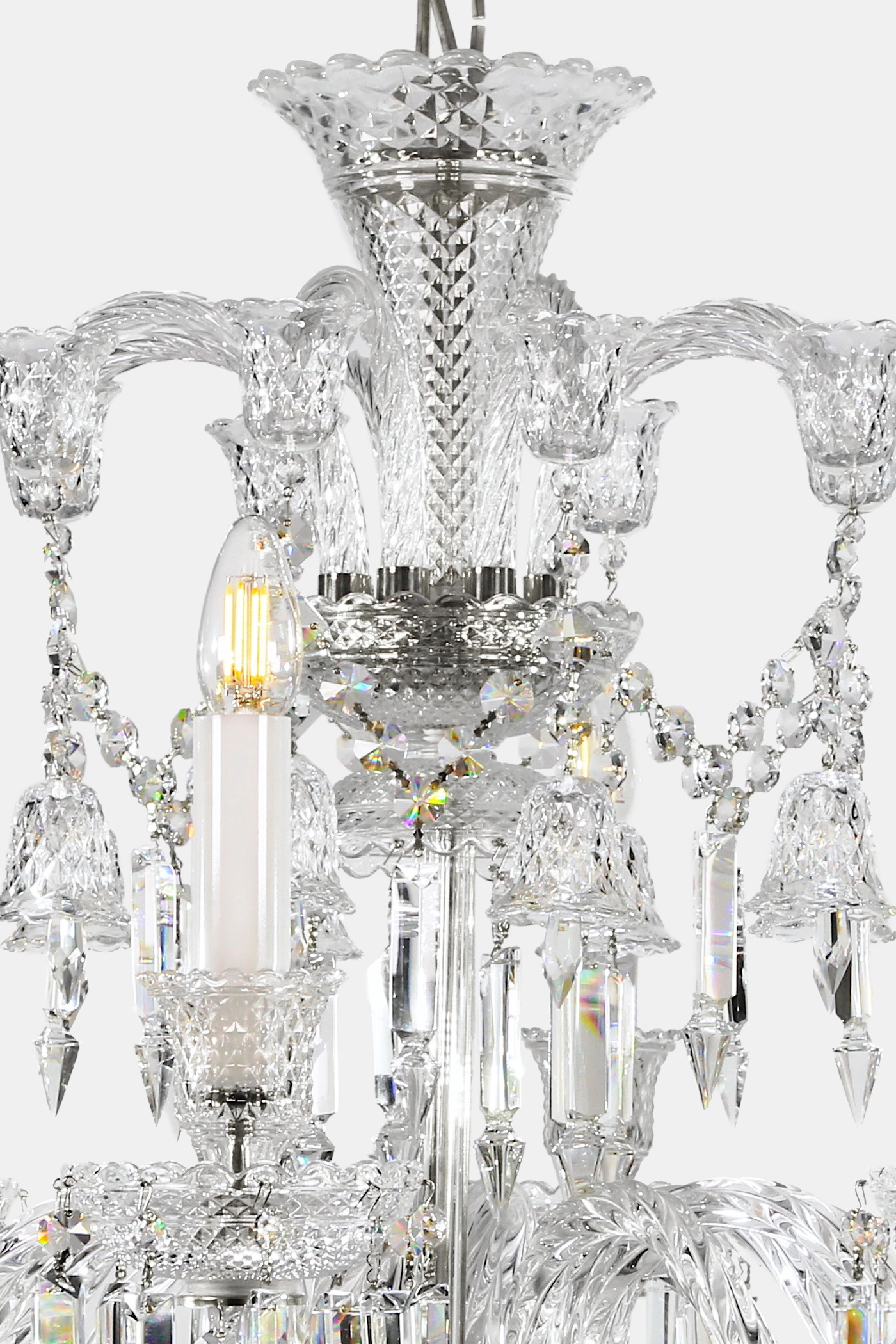   
                        
                        Кришталева люстра ARTGLASS (Чехія) 35210    
                         У стилі Класика.  
                        Тип джерела світла: світлодіодна лампа, змінна.                         Форма: Коло.                         Кольори плафонів і підвісок: Прозорий.                         Матеріал: Кришталь.                          фото 3