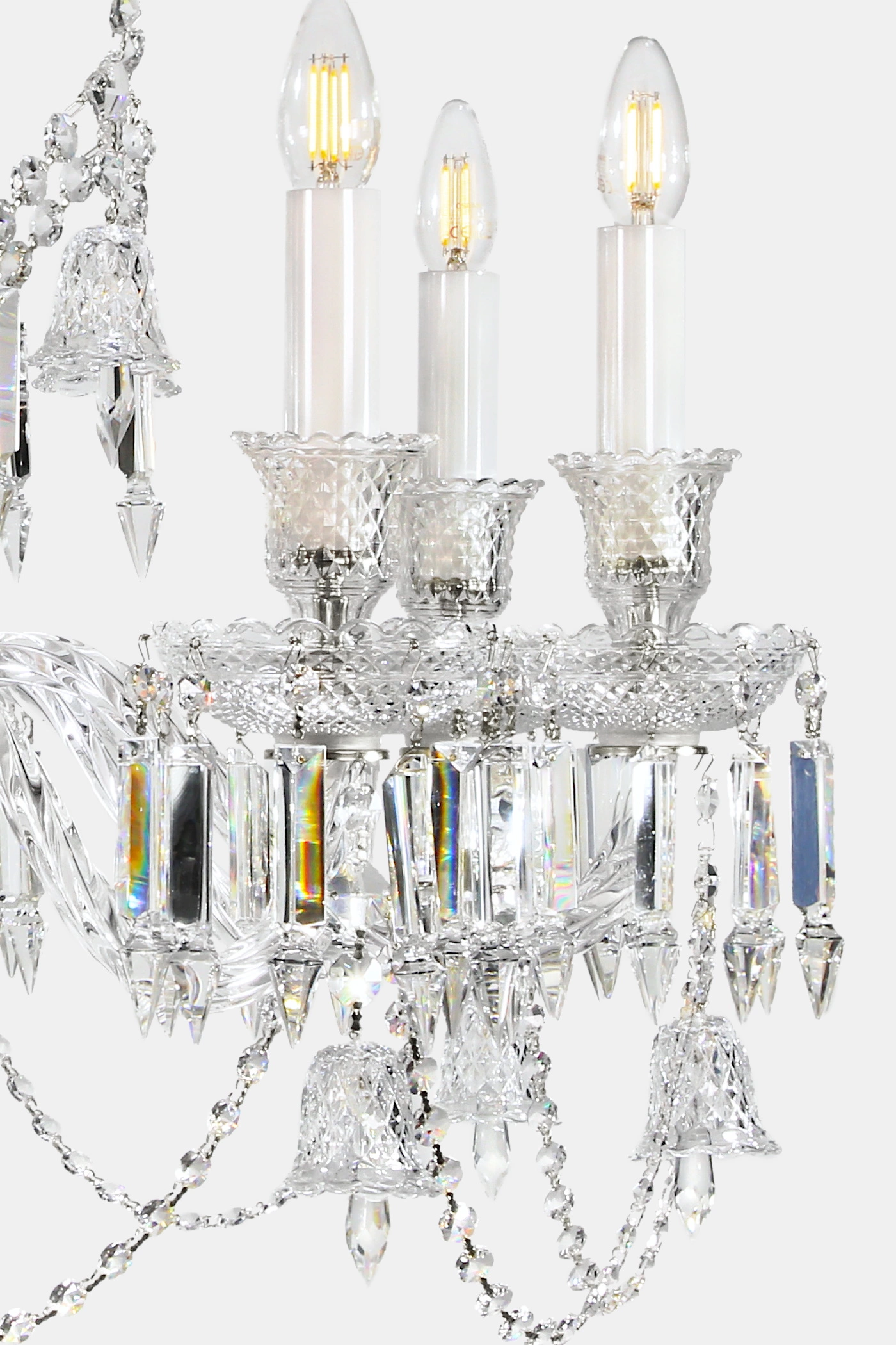   
                        
                        Кришталева люстра ARTGLASS (Чехія) 35210    
                         У стилі Класика.  
                        Тип джерела світла: світлодіодна лампа, змінна.                         Форма: Коло.                         Кольори плафонів і підвісок: Прозорий.                         Матеріал: Кришталь.                          фото 4