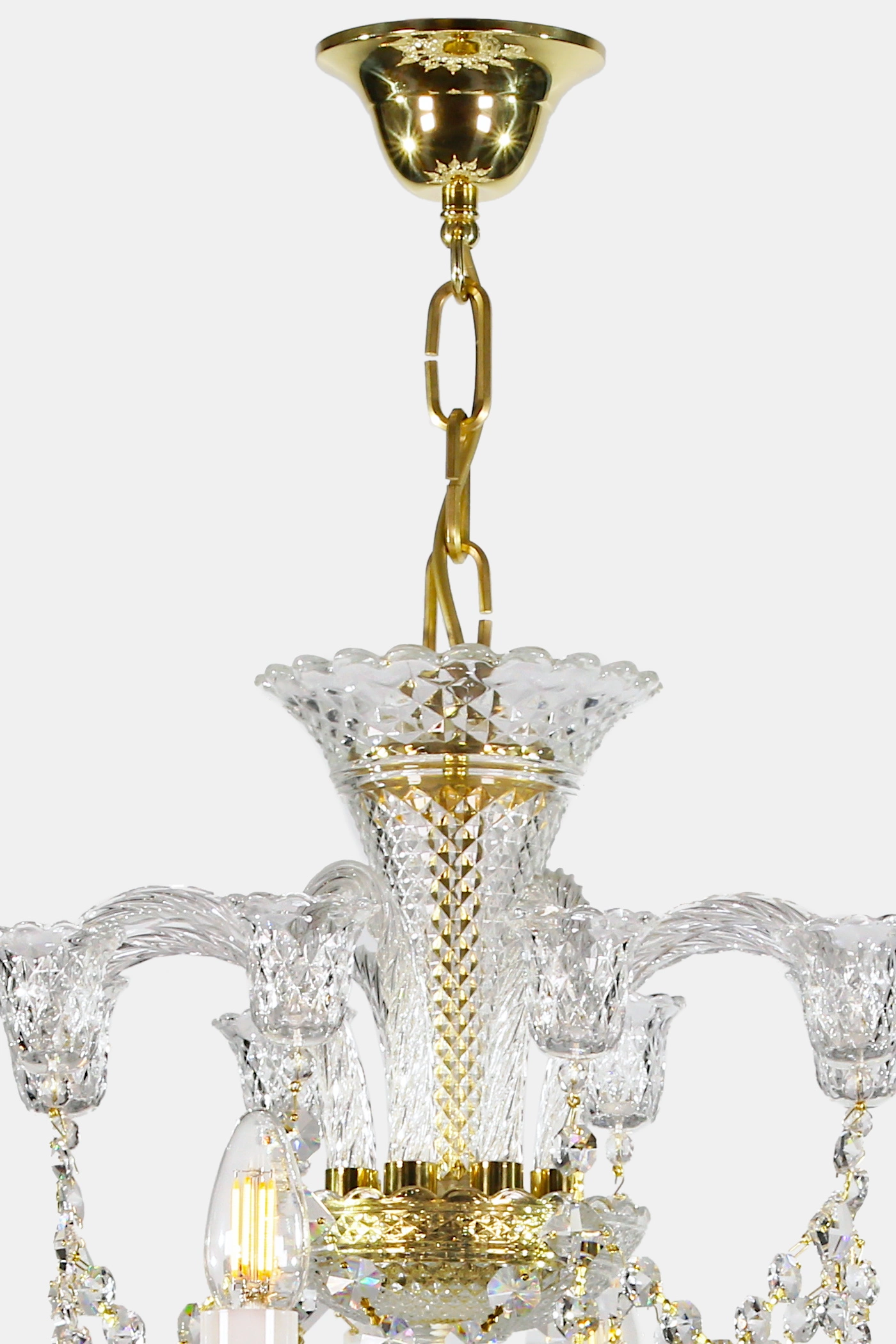   
                        
                        Кришталева люстра ARTGLASS (Чехія) 35211    
                         У стилі Класика.  
                        Тип джерела світла: світлодіодна лампа, змінна.                         Форма: Коло.                         Кольори плафонів і підвісок: Прозорий.                         Матеріал: Кришталь.                          фото 4