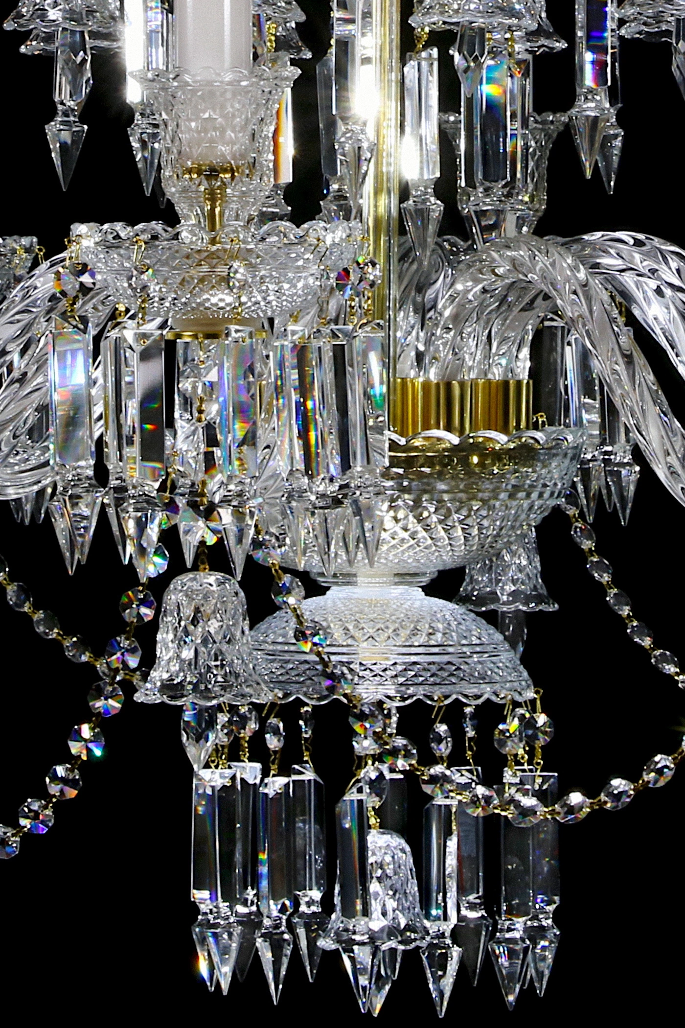   
                        
                        Кришталева люстра ARTGLASS (Чехія) 35211    
                         У стилі Класика.  
                        Тип джерела світла: світлодіодна лампа, змінна.                         Форма: Коло.                         Кольори плафонів і підвісок: Прозорий.                         Матеріал: Кришталь.                          фото 8