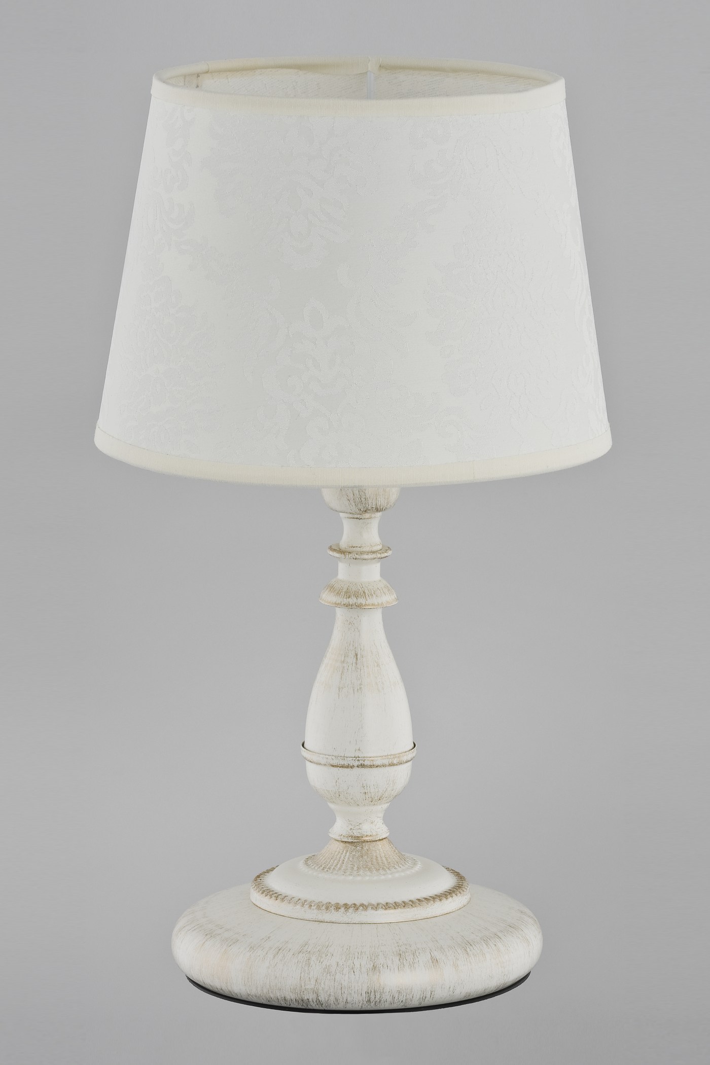   
                        Настільна лампа ALFA (Польща) 35435    
                         у стилі класика.  
                        Тип джерела світла: cвітлодіодні led, енергозберігаючі, розжарювання.                                                 Кольори плафонів і підвісок: білий.                         Матеріал: тканина.                          фото 1