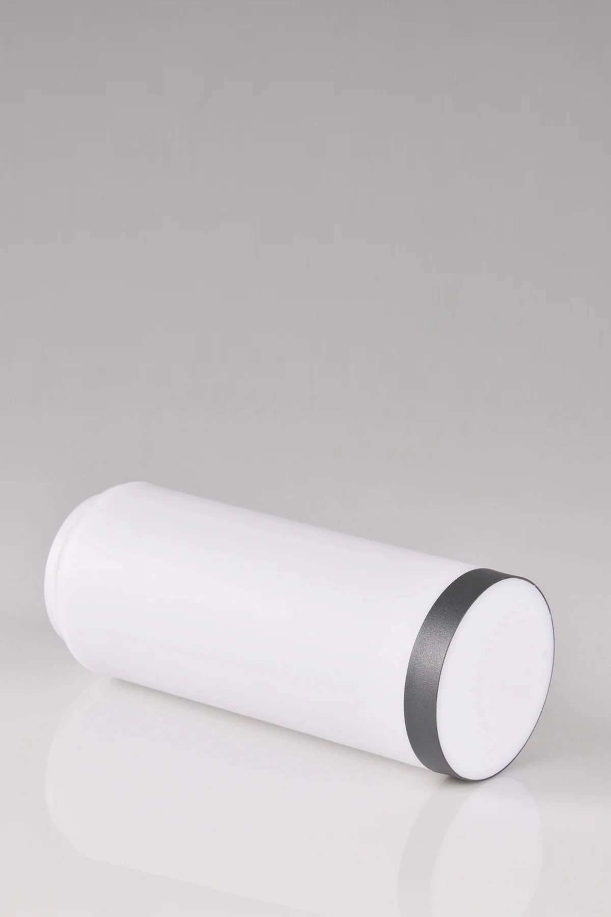   
                        
                        Абажур GOLDLUX (Польша) 36092    
                        .  
                        Тип источника света: светодиодная лампа, сменная.                                                 Цвета плафонов и подвесок: Белый.                         Материал: Пластик.                          фото 2