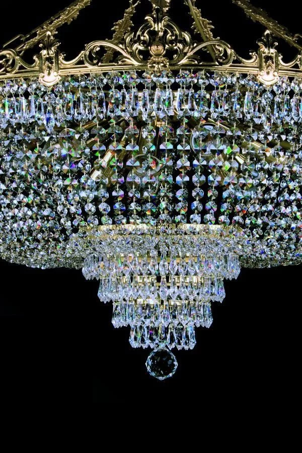   
                        
                        Кришталева люстра ARTGLASS (Чехія) 38916    
                         У стилі Класика.  
                        Тип джерела світла: світлодіодна лампа, змінна.                         Форма: Коло.                         Кольори плафонів і підвісок: Прозорий.                         Матеріал: Кришталь.                          фото 2