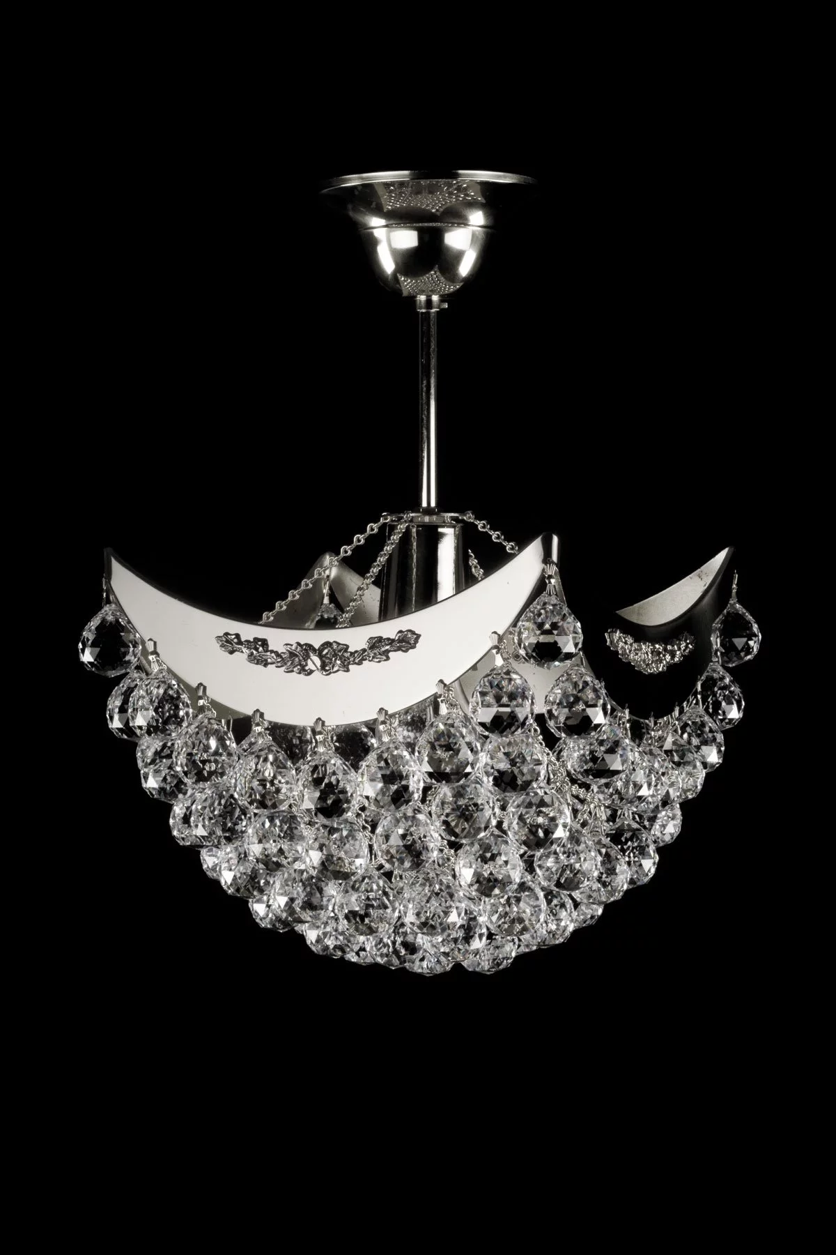   
                        
                        Кришталева люстра ARTGLASS (Чехія) 38956    
                         У стилі Класика.  
                        Тип джерела світла: світлодіодна лампа, змінна.                         Форма: Квадрат.                         Кольори плафонів і підвісок: Прозорий.                         Матеріал: Кришталь.                          фото 1