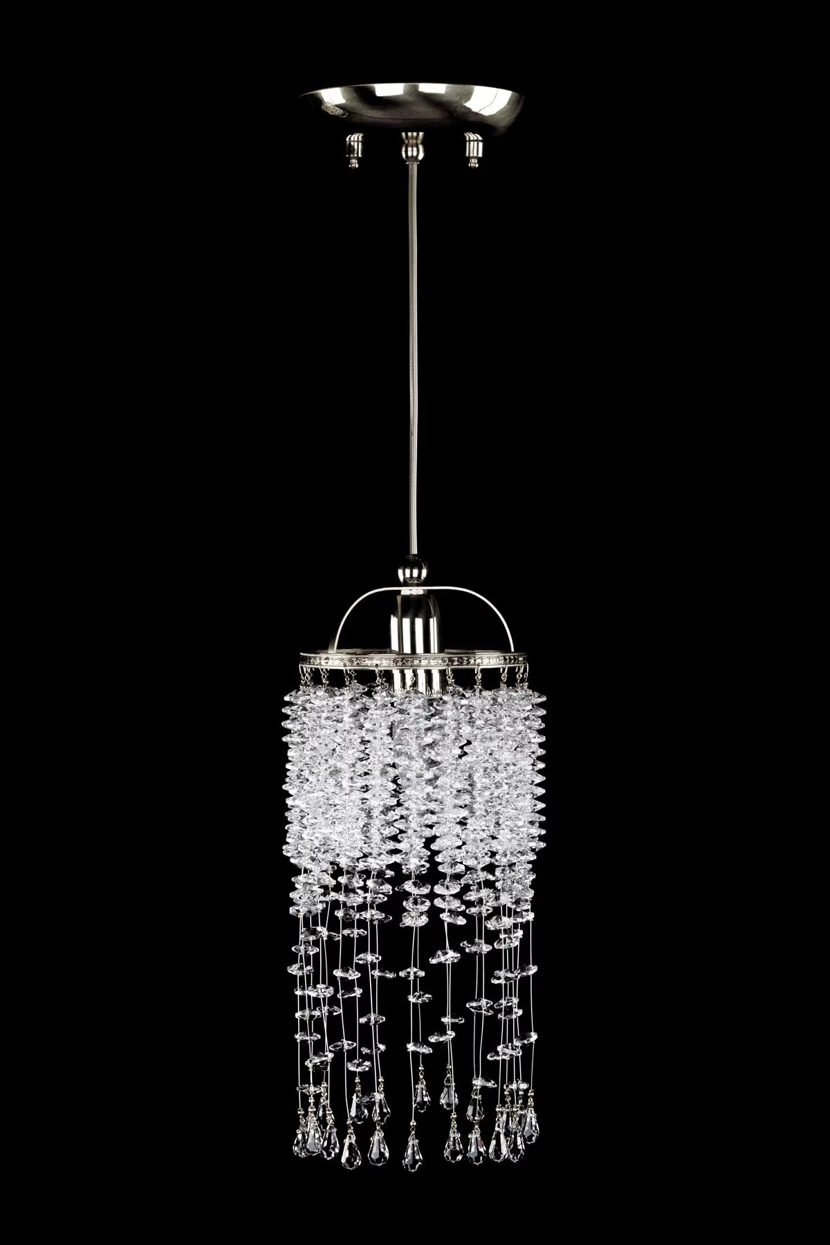  
                        
                        Кришталева люстра ARTGLASS (Чехія) 39367    
                         У стилі Арт-деко.  
                        Тип джерела світла: світлодіодна лампа, змінна.                         Форма: Коло, Циліндр.                         Кольори плафонів і підвісок: Прозорий.                         Матеріал: Кришталь.                          фото 1