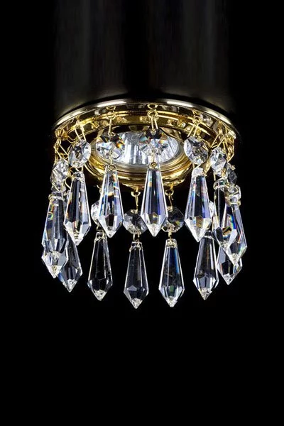   
                        Точковий світильник ARTGLASS (Чехія) 39442    
                         у стилі Класика.  
                        Тип джерела світла: світлодіодна лампа, змінна.                         Форма: Коло.                         Кольори плафонів і підвісок: Прозорий.                         Матеріал: Кришталь.                          фото 1