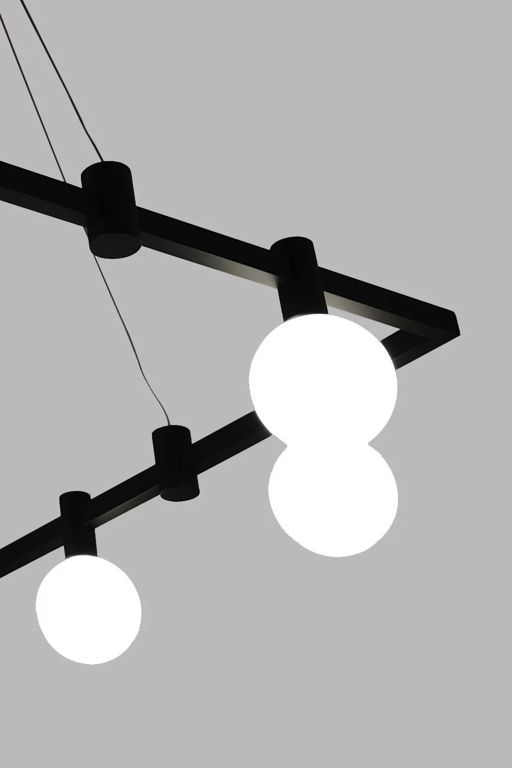 Люстра LAGUNA LIGHTING (Украина) 39932    
                         В стиле Модерн.  
                        Тип источника света: встроенный led-модуль, несъемный.                         Форма: Квадрат.                         Цвета плафонов и подвесок: Белый.                         Материал: Стекло.                          фото 2