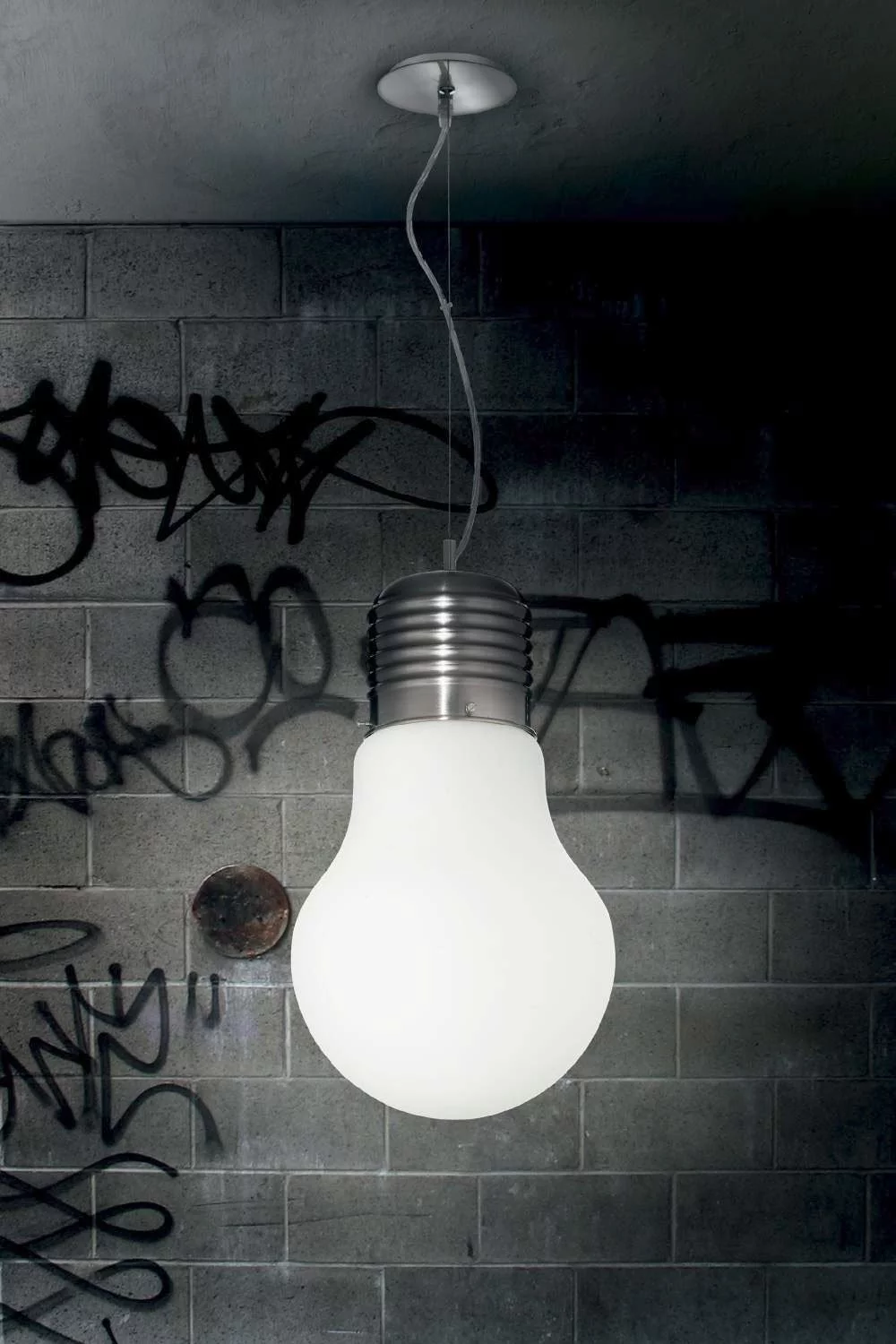  
                        Люстра IDEAL LUX  (Италия) 43017    
                         в стиле Модерн.  
                        Тип источника света: светодиодная лампа, сменная.                         Форма: Шар, Лампочка.                         Цвета плафонов и подвесок: Белый.                         Материал: Стекло.                          фото 2