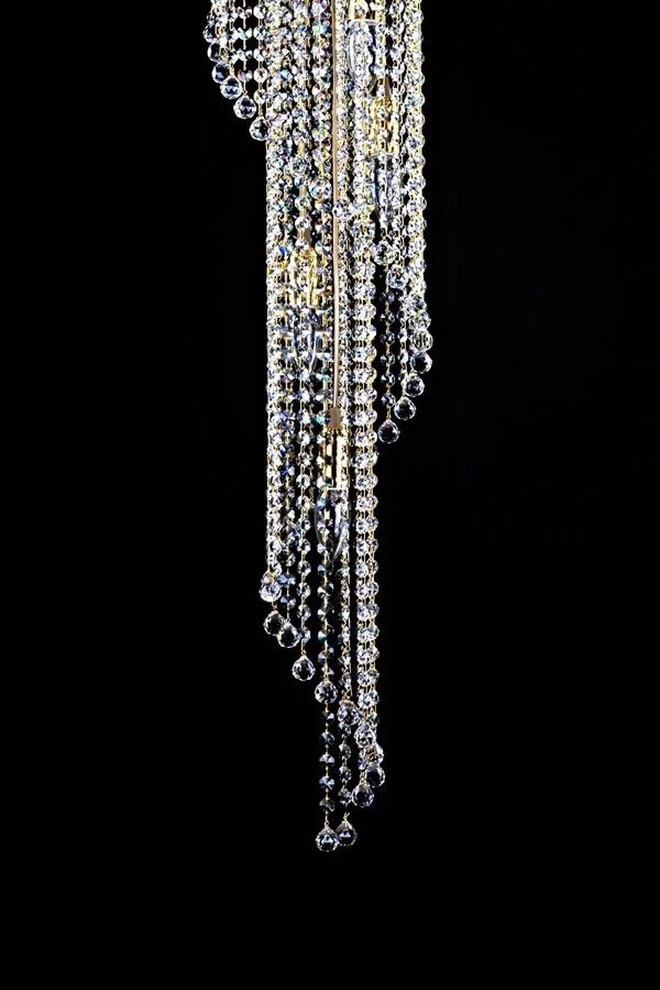   
                        
                        Кришталева люстра ARTGLASS (Чехія) 46101    
                         У стилі Арт-деко.  
                        Тип джерела світла: світлодіодна лампа, змінна.                         Форма: Коло.                         Кольори плафонів і підвісок: Прозорий.                         Матеріал: Кришталь.                          фото 3