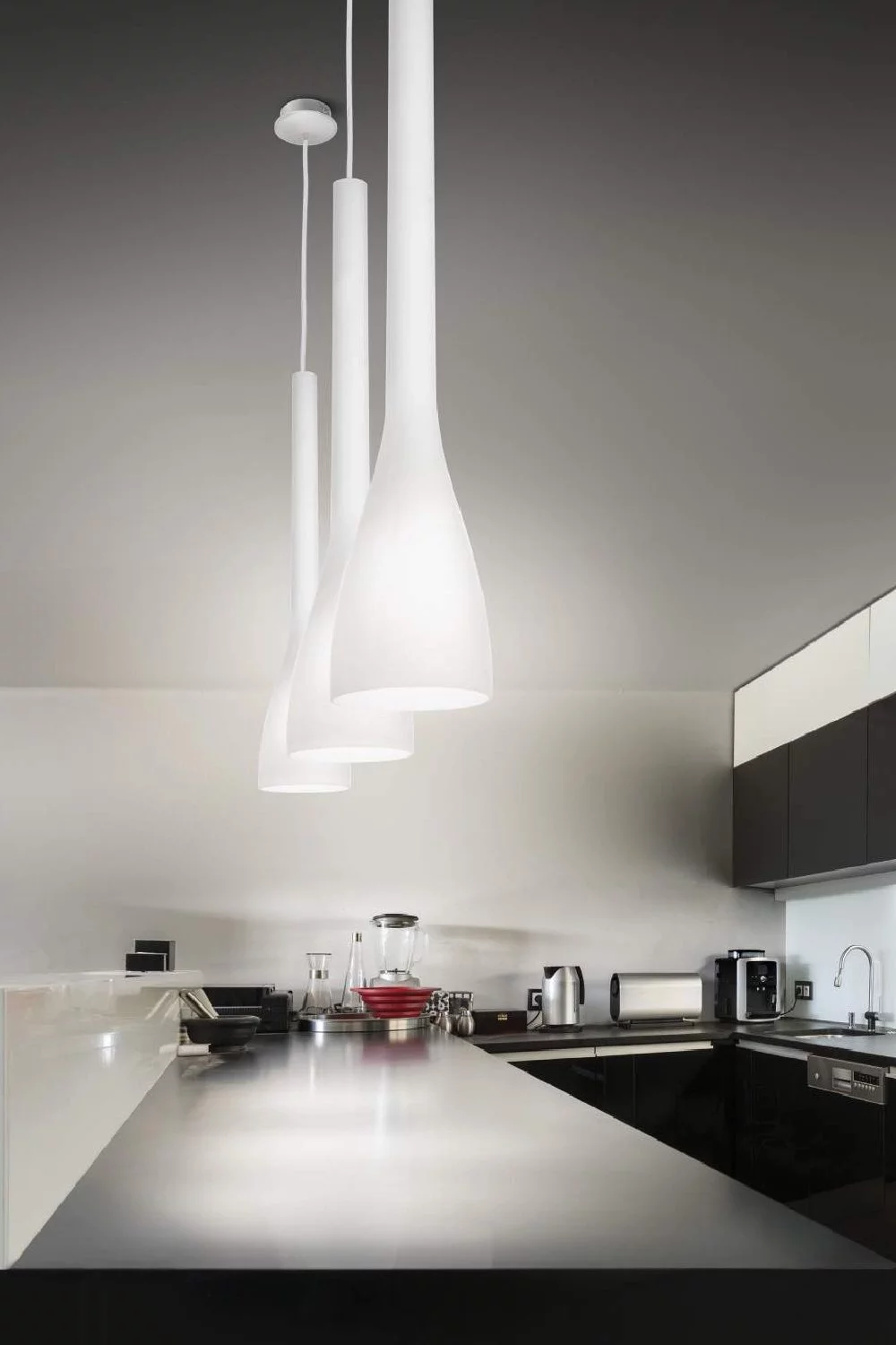   
                        
                        Люстра IDEAL LUX (Италия) 46162    
                         В стиле Модерн.  
                        Тип источника света: светодиодная лампа, сменная.                         Форма: Круг.                         Цвета плафонов и подвесок: Белый.                         Материал: Стекло.                          фото 2