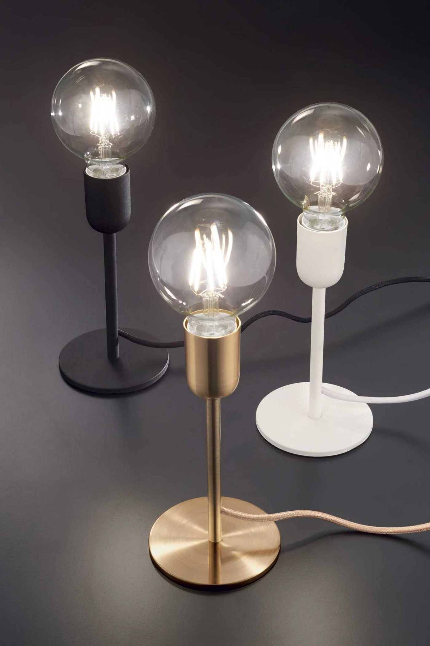   
                        Настільна лампа IDEAL LUX (Італія) 46639    
                         у стилі хай-тек.  
                        Тип джерела світла: cвітлодіодні led, енергозберігаючі, розжарювання.                         Форма: коло.                                                                          фото 2