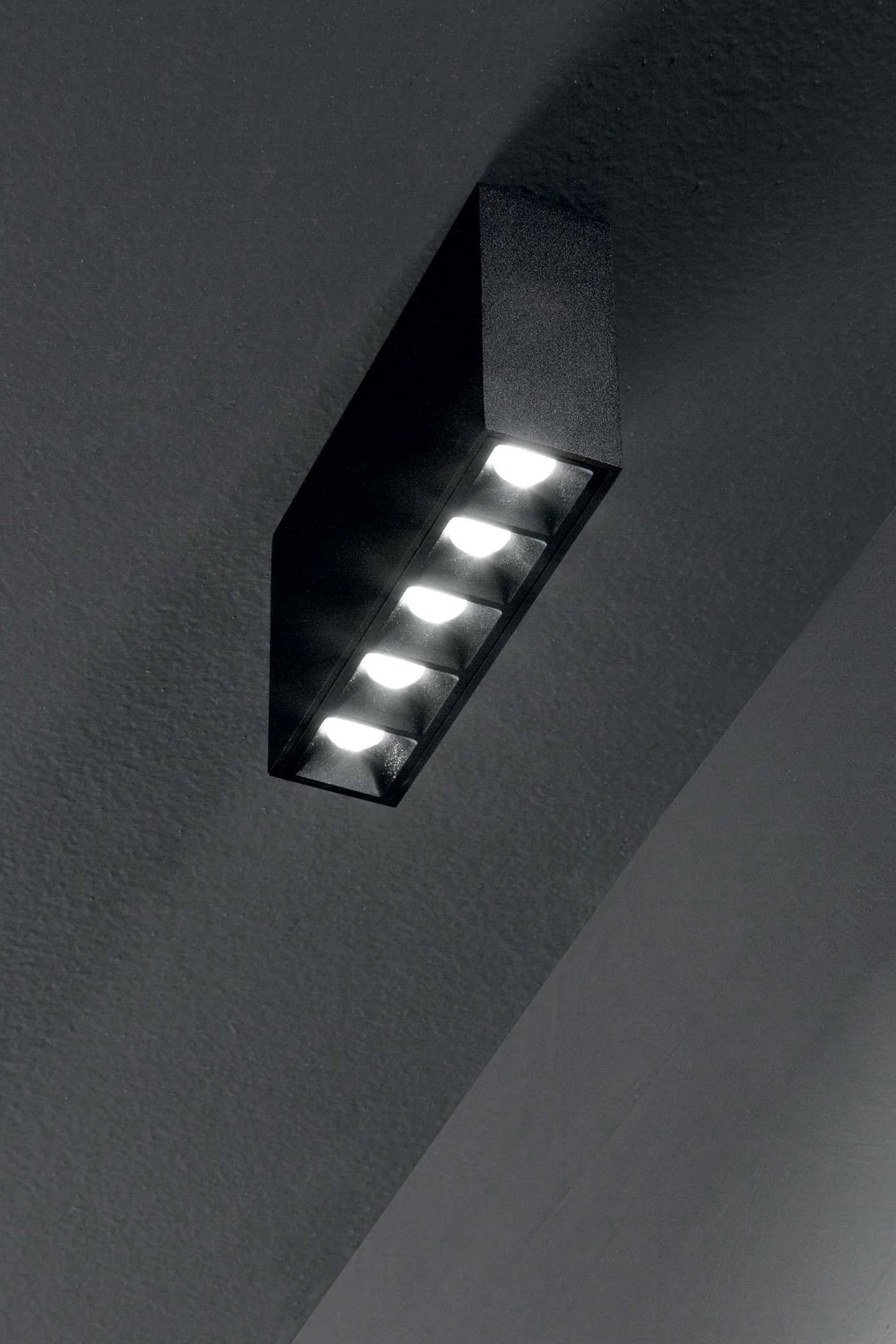   
                        Світильник стельовий IDEAL LUX (Італія) 47532    
                         у стилі хай-тек.  
                        Тип джерела світла: вбудовані світлодіоди led.                         Форма: прямокутник.                                                                          фото 2