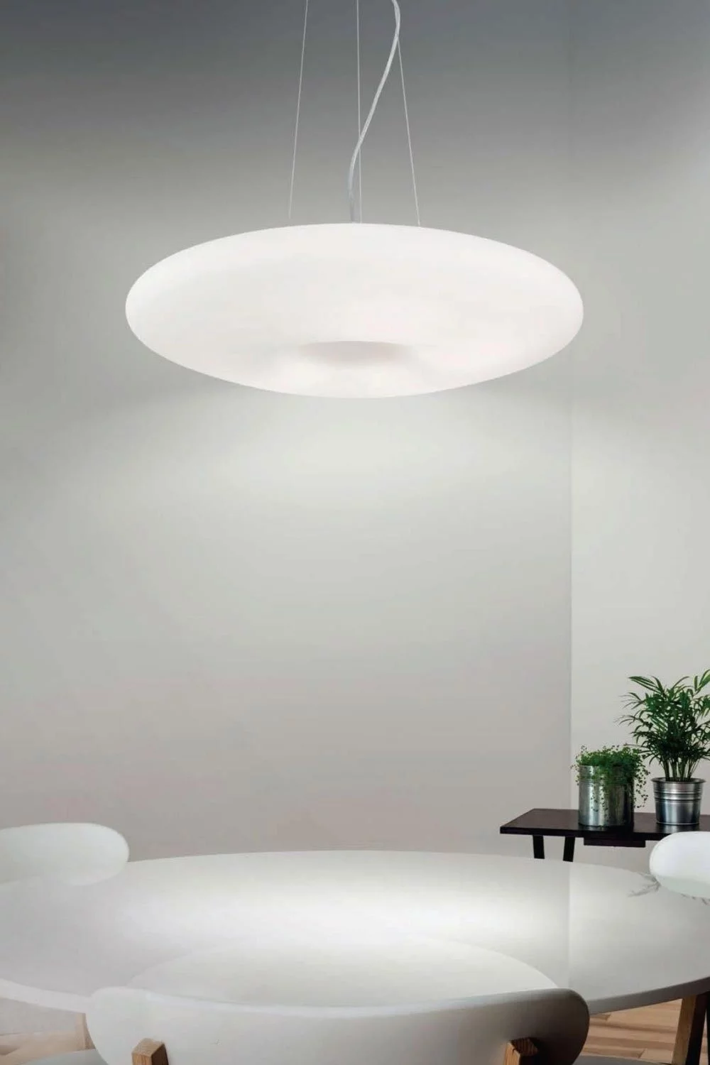  
                        
                        Люстра IDEAL LUX (Італія) 48544    
                         У стилі Модерн, Скандинавський.  
                        Тип джерела світла: світлодіодна лампа, змінна.                         Форма: Коло.                         Кольори плафонів і підвісок: Білий.                         Матеріал: Скло.                          фото 3