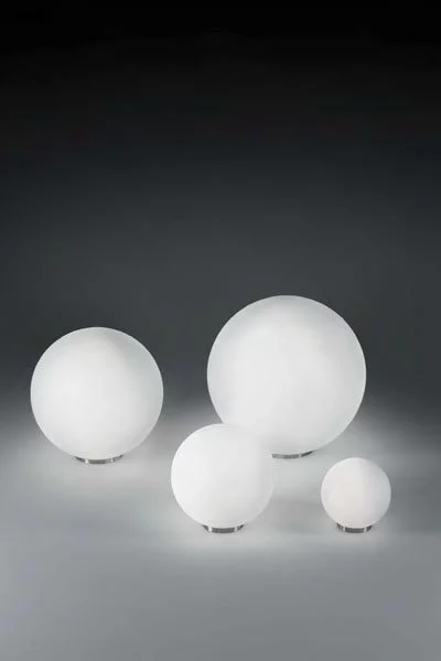   
                        Настільна лампа IDEAL LUX (Італія) 48649    
                         у стилі Скандинавський.  
                        Тип джерела світла: cвітлодіодні led, енергозберігаючі, розжарювання.                                                 Кольори плафонів і підвісок: Білий.                         Матеріал: Скло.                          фото 2