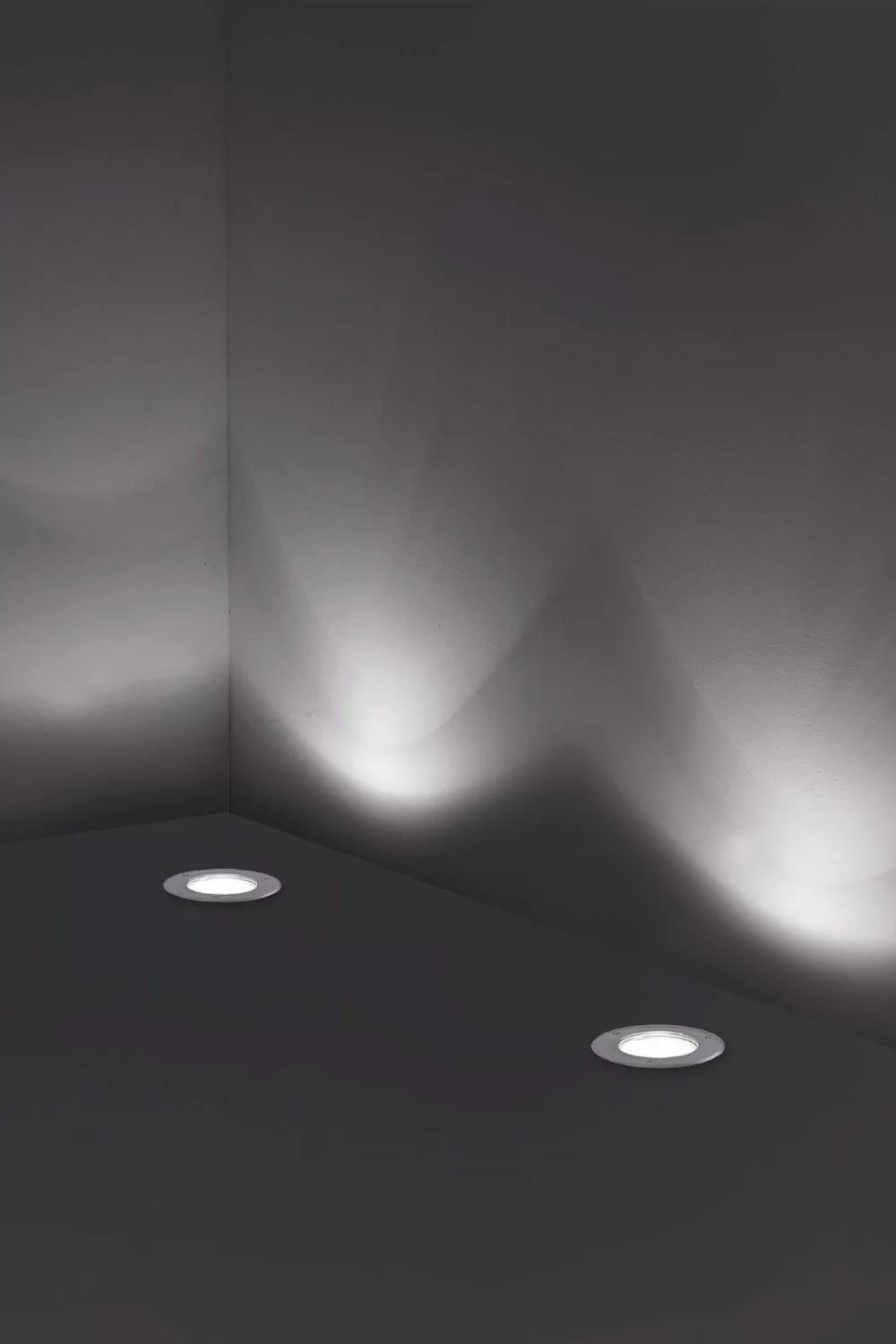   
                        
                        Світильник вуличний IDEAL LUX (Італія) 48795    
                         у стилі Хай-тек.  
                        Тип джерела світла: світлодіодна лампа, змінна.                                                 Кольори плафонів і підвісок: Прозорий.                         Матеріал: Скло.                          фото 3