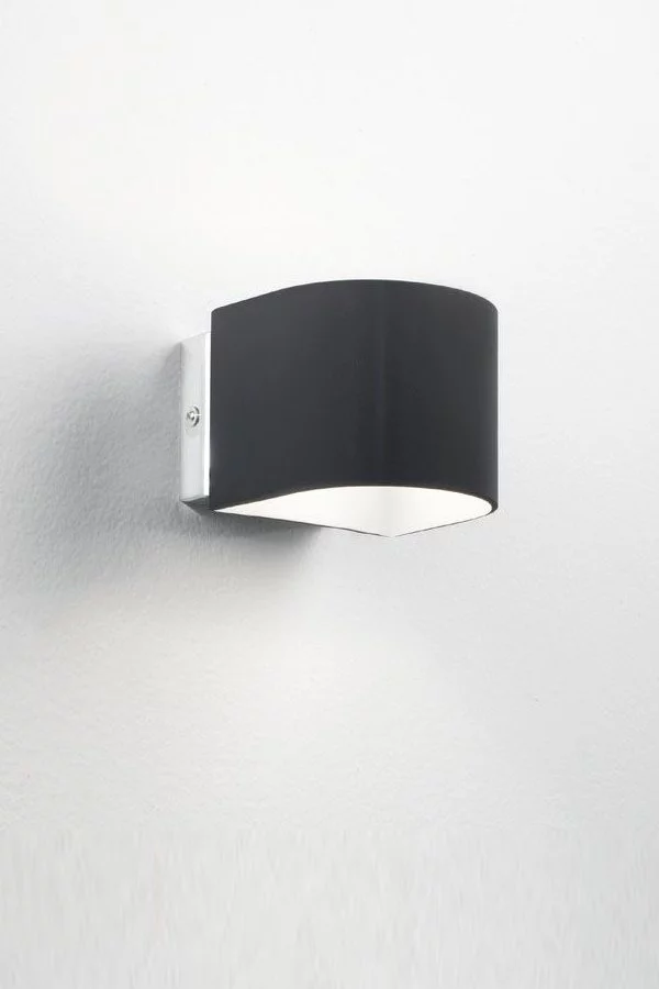   
                        
                        Світильник настінний IDEAL LUX (Італія) 48850    
                         у стилі Модерн.  
                        Тип джерела світла: світлодіодна лампа, змінна.                                                 Кольори плафонів і підвісок: Чорний.                         Матеріал: Скло.                          фото 2