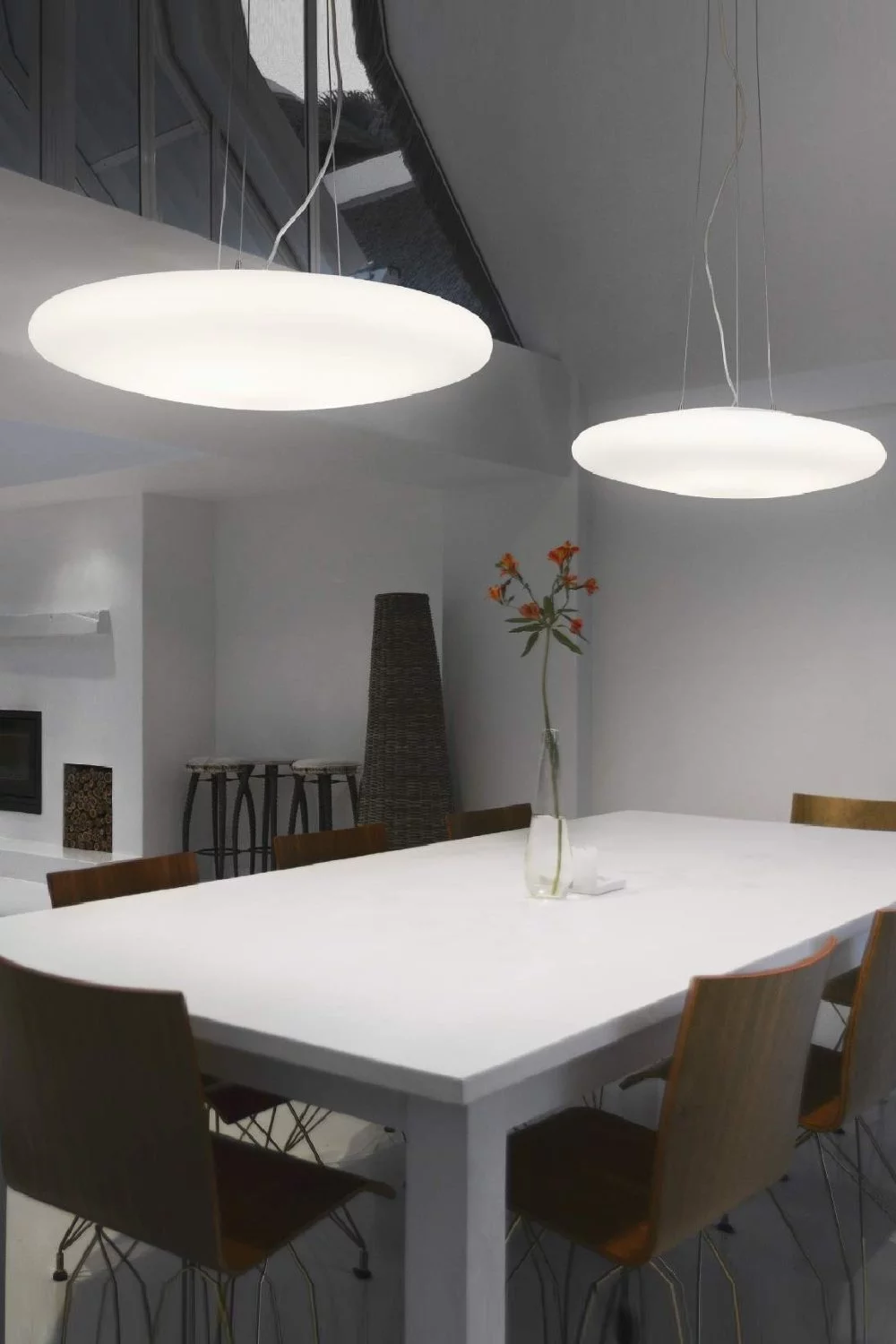   
                        
                        Люстра IDEAL LUX (Італія) 48928    
                         У стилі Модерн.  
                        Тип джерела світла: світлодіодна лампа, змінна.                         Форма: Коло.                         Кольори плафонів і підвісок: Білий.                         Матеріал: Скло.                          фото 3
