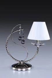   
                        Настільна лампа ARTGLASS (Чехія) 49334    
                         у стилі Арт-деко.  
                        Тип джерела світла: cвітлодіодні led, енергозберігаючі, розжарювання.                                                 Кольори плафонів і підвісок: Сірий, Білий.                         Матеріал: Кришталь, Тканина.                          фото 1