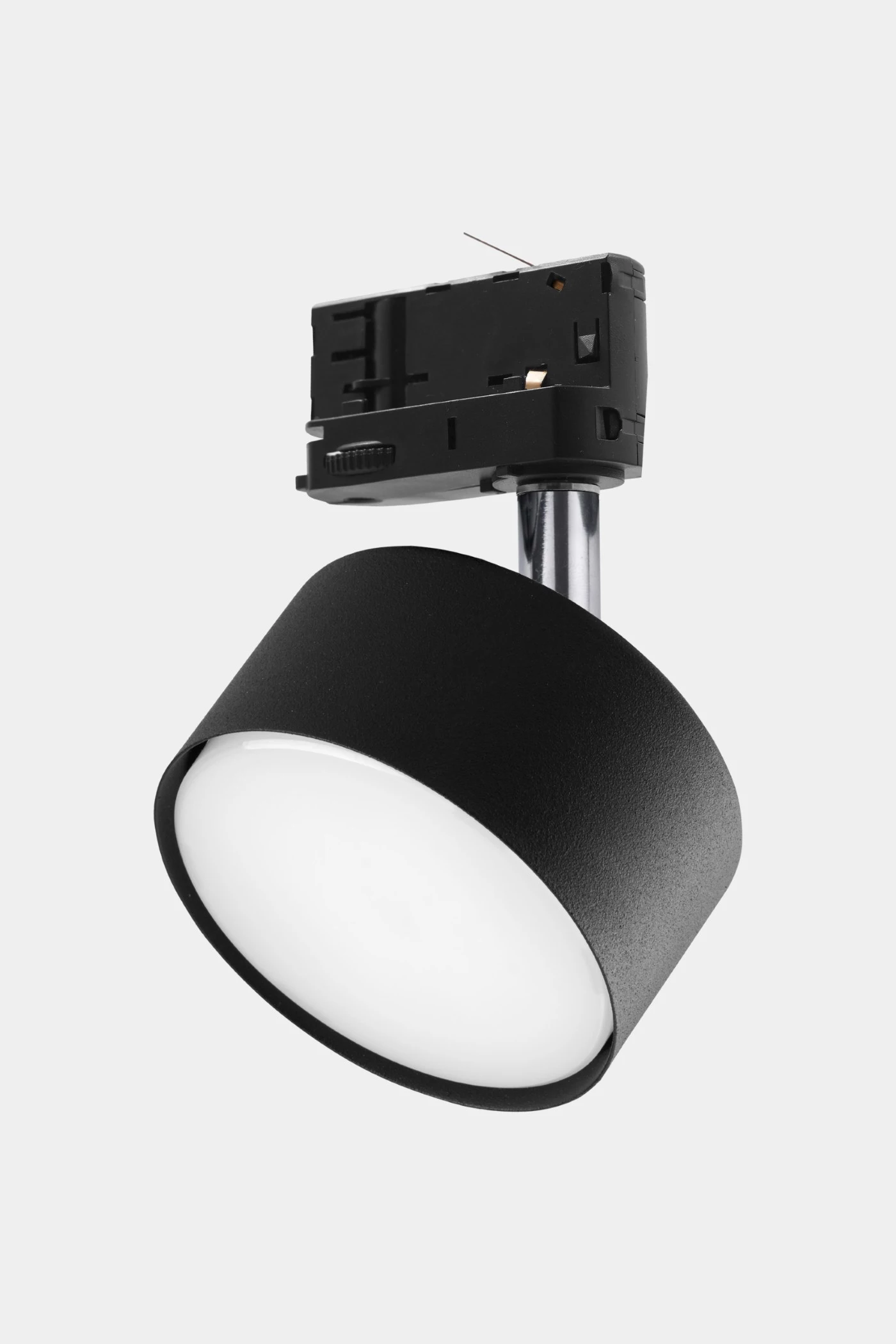   
                        Трековий світильник TK LIGHTING (Польща) 49525    
                         у стилі Хай-тек.  
                        Тип джерела світла: світлодіодна лампа, змінна.                         Форма: Коло.                         Кольори плафонів і підвісок: Чорний.                         Матеріал: Метал.                          фото 1
