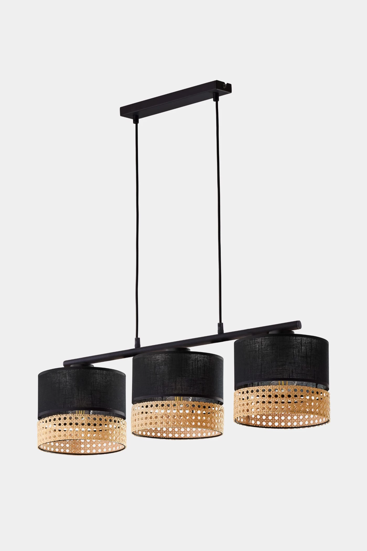   
                        
                        Люстра TK LIGHTING (Польша) 49539    
                        .  
                        Тип источника света: светодиодная лампа, сменная.                         Форма: Прямоугольник.                         Цвета плафонов и подвесок: Черный, Бежевый.                         Материал: Ткань.                          фото 1