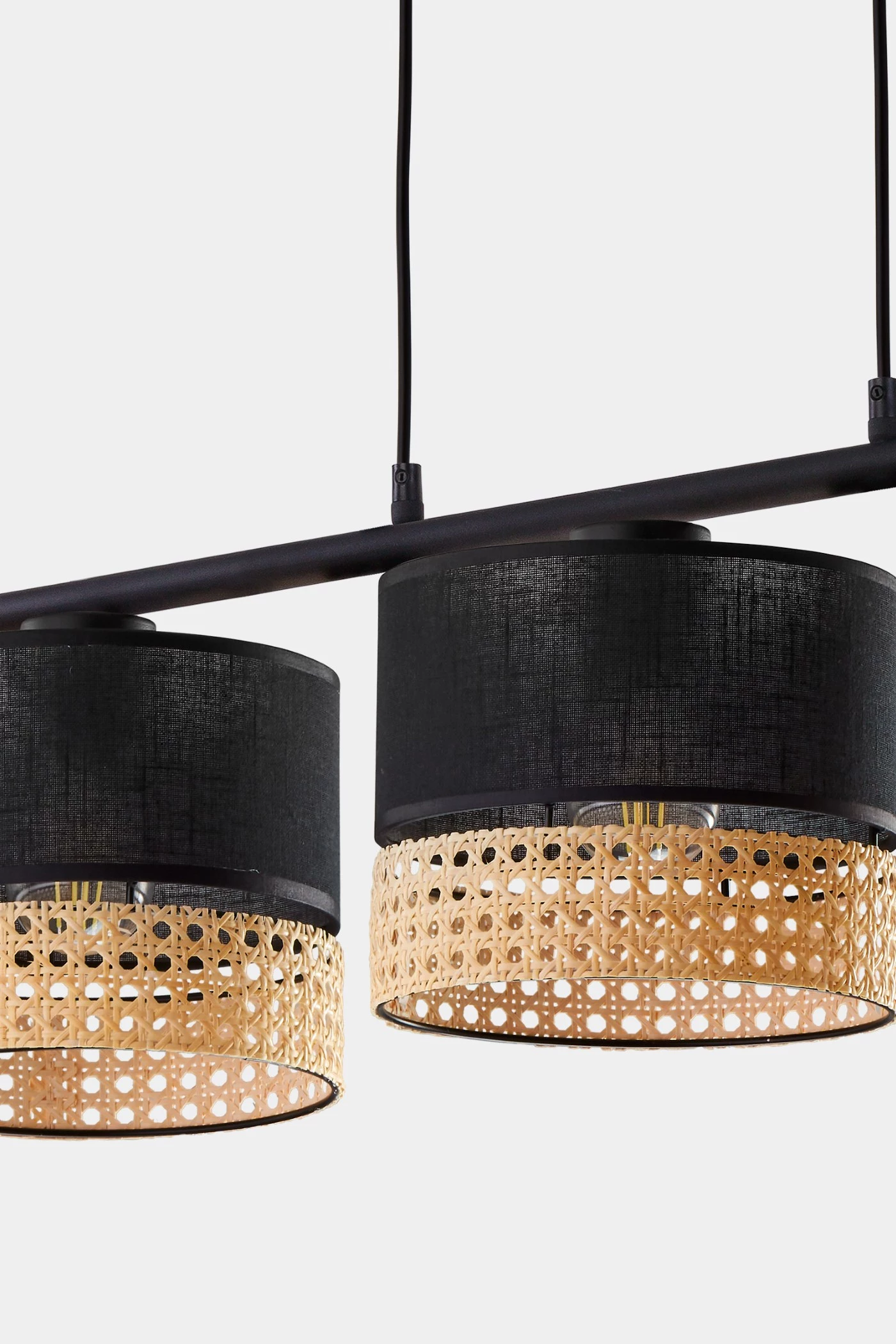   
                        
                        Люстра TK LIGHTING (Польша) 49539    
                        .  
                        Тип источника света: светодиодная лампа, сменная.                         Форма: Прямоугольник.                         Цвета плафонов и подвесок: Черный, Бежевый.                         Материал: Ткань.                          фото 2