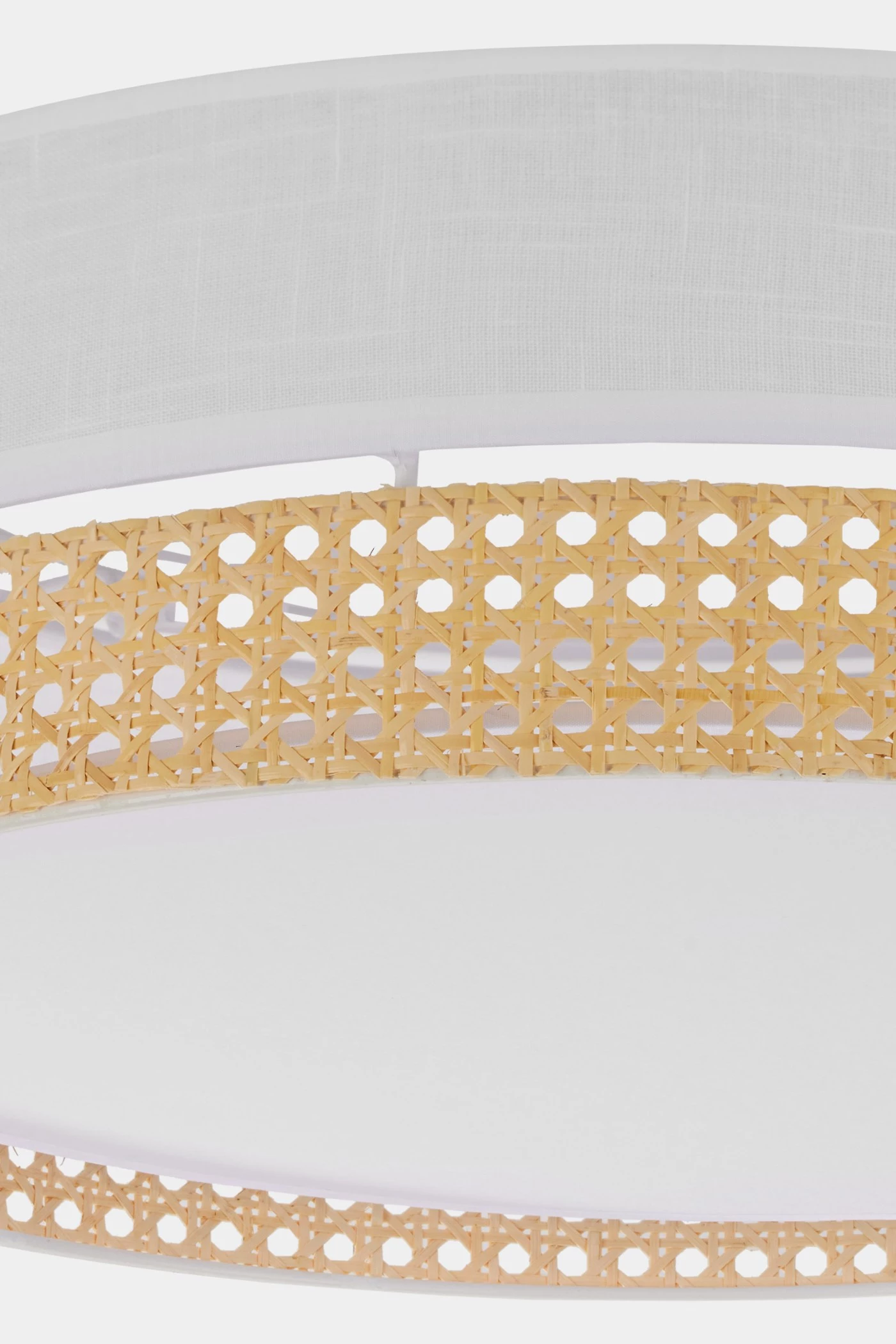   
                        
                        Люстра TK LIGHTING (Польша) 49548    
                         В стиле Прованс.  
                        Тип источника света: светодиодная лампа, сменная.                         Форма: Цилиндр.                         Цвета плафонов и подвесок: Белый, Бежевый.                         Материал: Ткань.                          фото 2
