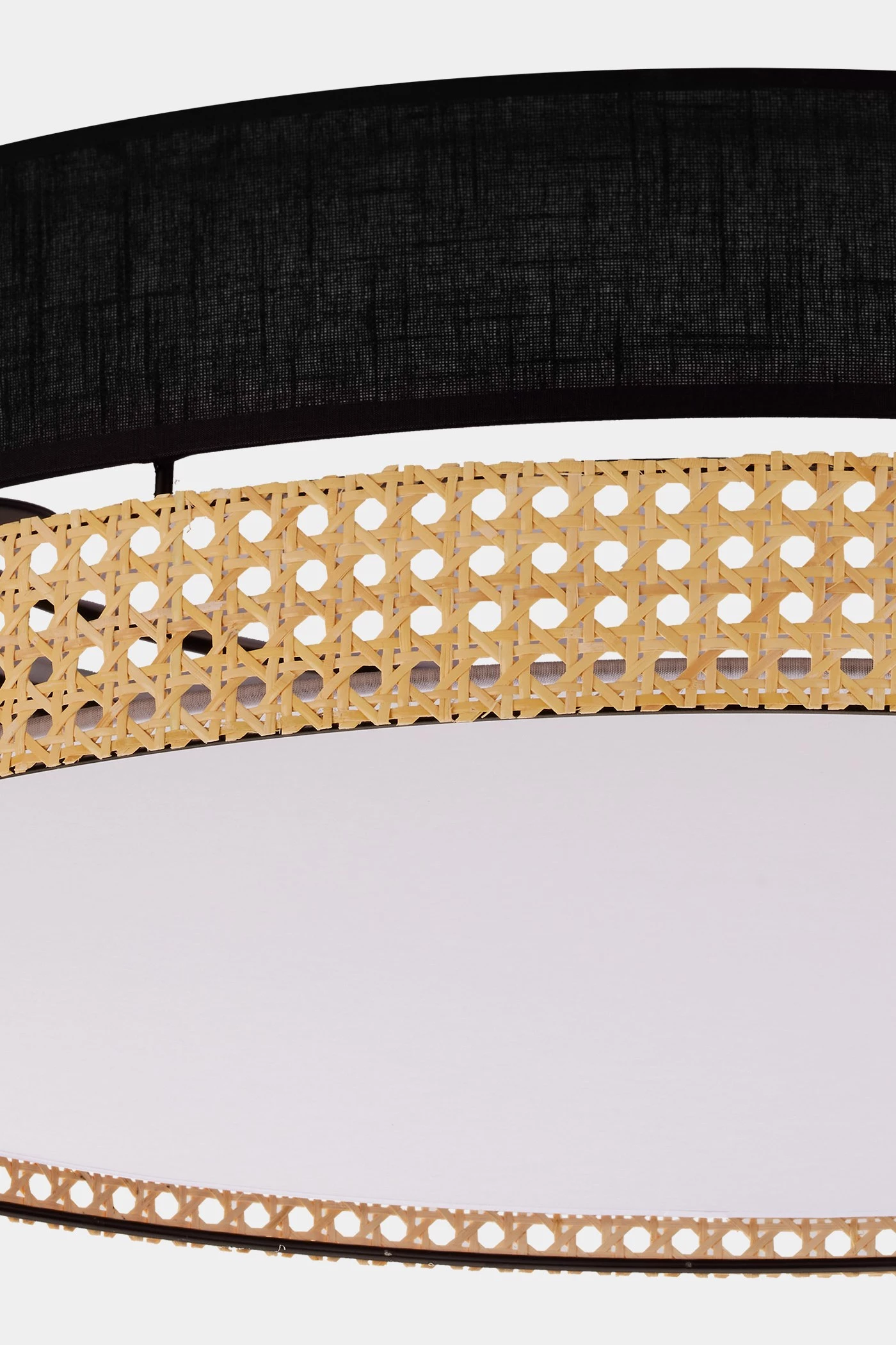  
                        
                        Люстра TK LIGHTING (Польша) 49556    
                         В стиле Прованс.  
                        Тип источника света: светодиодная лампа, сменная.                         Форма: Цилиндр.                         Цвета плафонов и подвесок: Черный, Бежевый.                         Материал: Ткань.                          фото 2