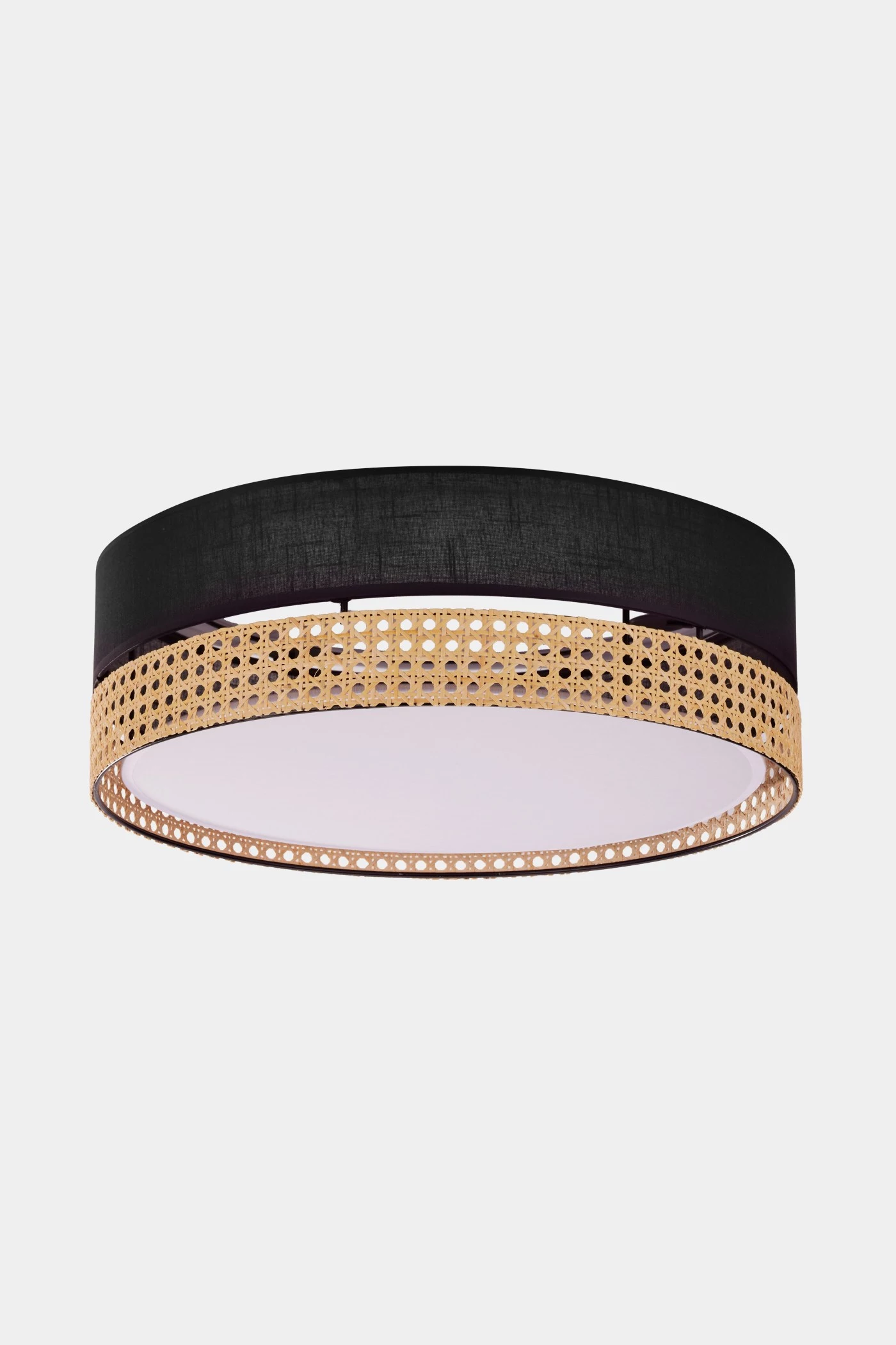  
                        
                        Люстра TK LIGHTING (Польша) 49557    
                         В стиле Прованс.  
                        Тип источника света: светодиодная лампа, сменная.                         Форма: Круг.                         Цвета плафонов и подвесок: Черный, Бежевый.                         Материал: Ткань.                          фото 1
