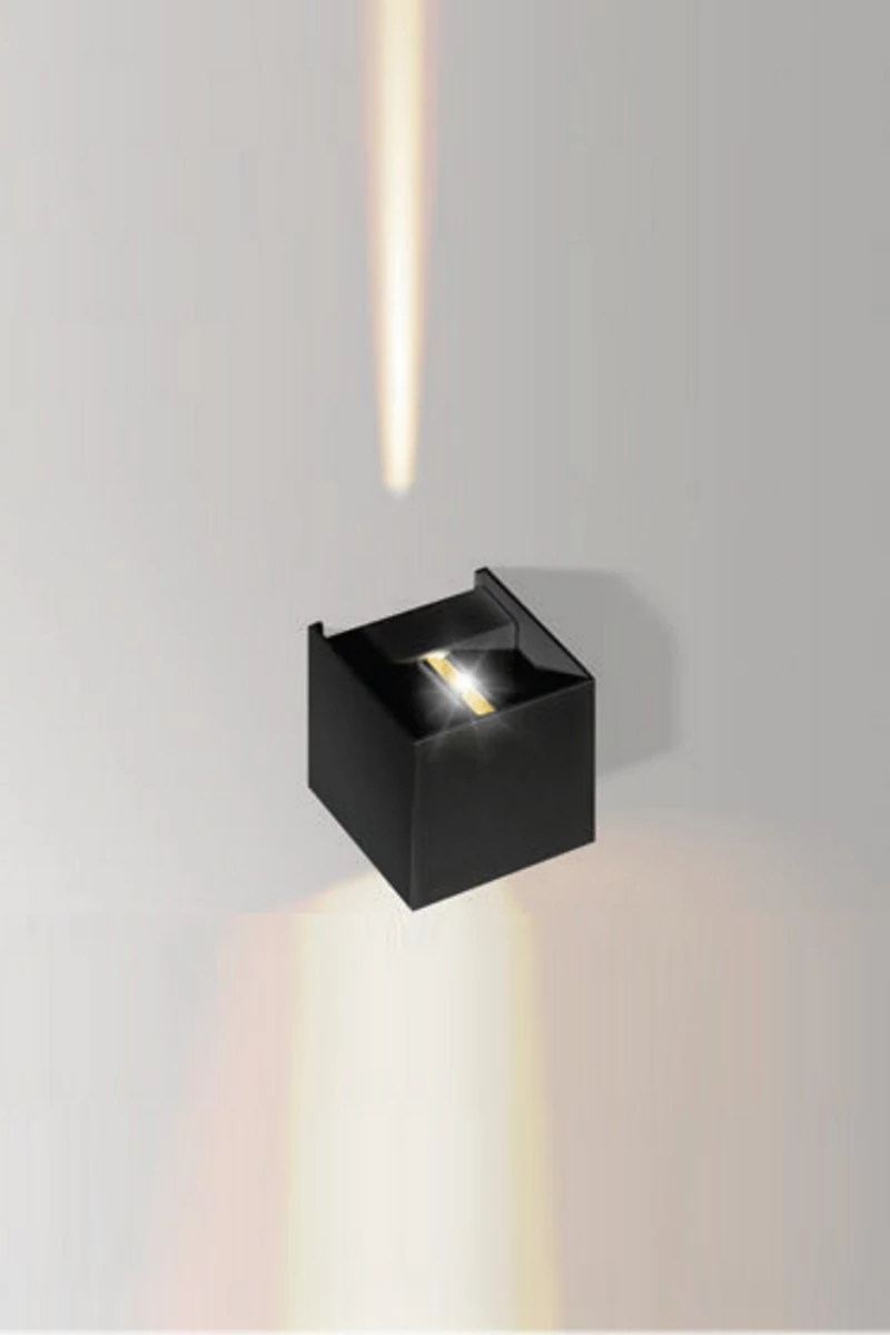  
                        
                        Светильник уличный AZZARDO (Польша) 50188    
                         в стиле Хай-тек.  
                        Тип источника света: встроенный led-модуль, несъемный.                         Форма: Квадрат.                         Цвета плафонов и подвесок: Черный.                         Материал: Алюминий.                          фото 1
