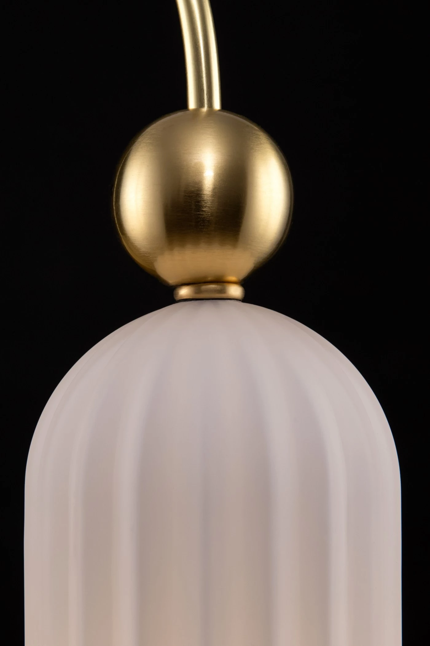   
                        Бра MAYTONI (Німеччина) 50419    
                         у стилі Модерн.  
                        Тип джерела світла: світлодіодна лампа, змінна.                                                 Кольори плафонів і підвісок: Білий.                         Матеріал: Скло.                          фото 3