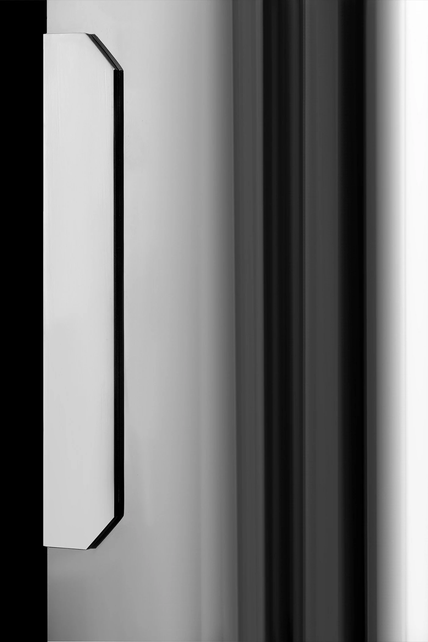   
                        
                        Світильник настінний MAYTONI (Німеччина) 50449    
                         у стилі Хай-тек.  
                        Тип джерела світла: світлодіодна лампа, змінна.                                                 Кольори плафонів і підвісок: Сірий.                         Матеріал: Скло.                          фото 3