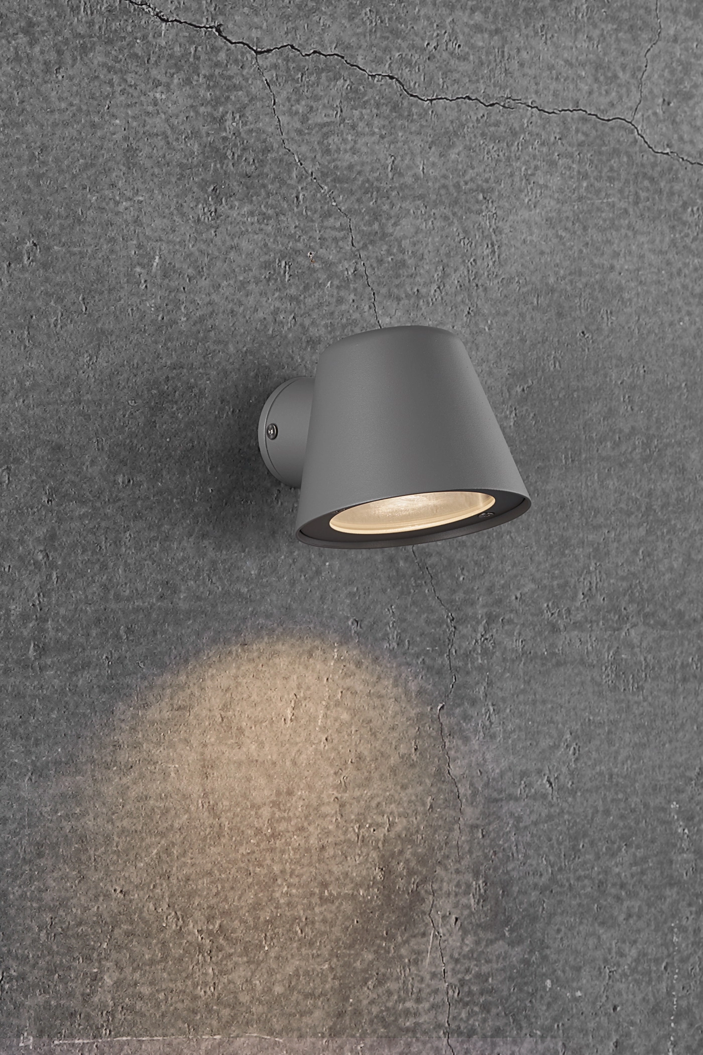   
                        
                        Светильник уличный NORDLUX (Дания) 51132    
                         в стиле Хай-тек.  
                        Тип источника света: светодиодная лампа, сменная.                                                 Цвета плафонов и подвесок: Серый.                         Материал: Металл.                          фото 4