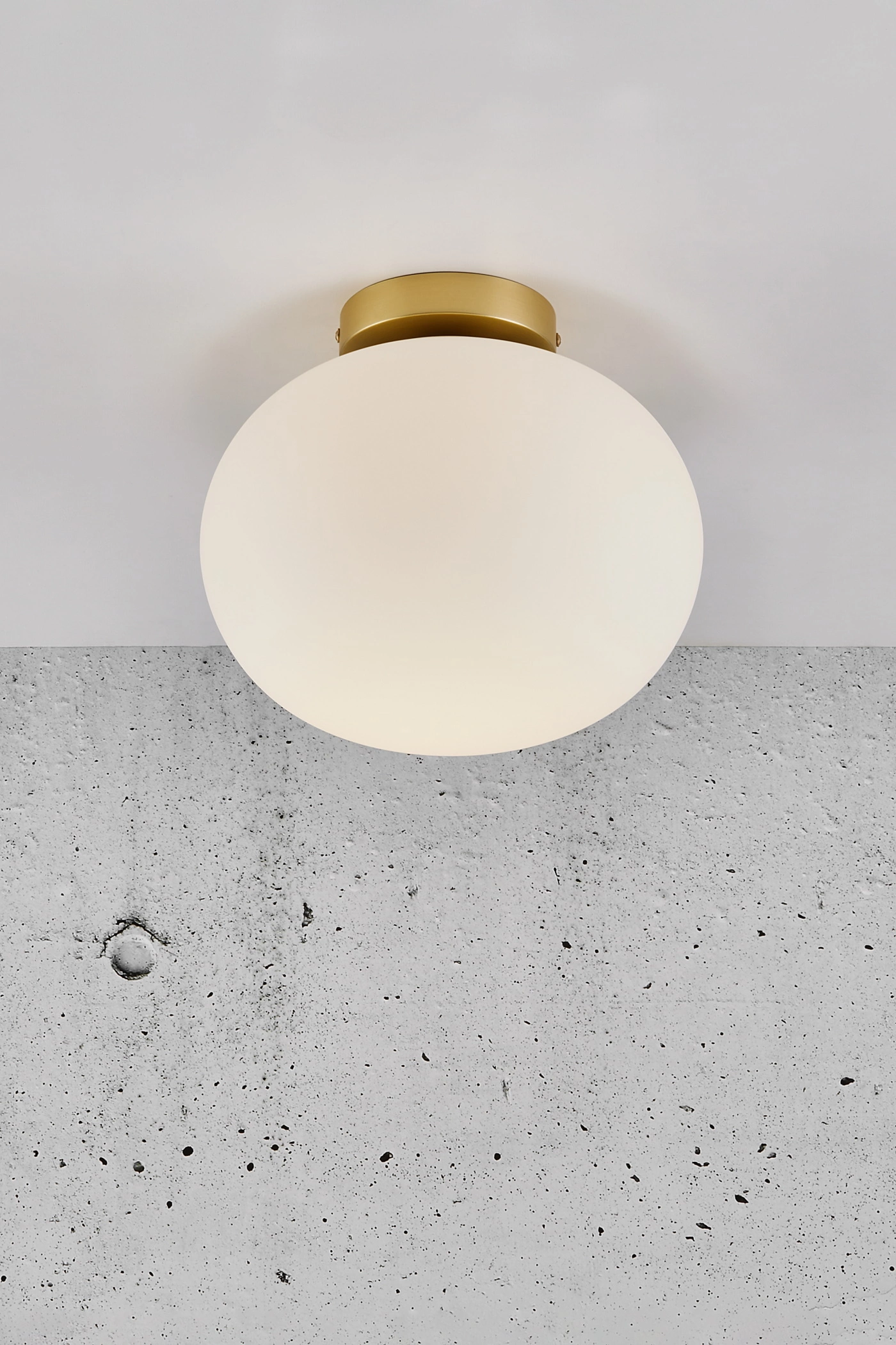  
                        
                        Світильник стельовий NORDLUX (Данія) 51142    
                         у стилі Модерн.  
                        Тип джерела світла: світлодіодна лампа, змінна.                         Форма: Куля.                         Кольори плафонів і підвісок: Білий.                         Матеріал: Скло.                          фото 2
