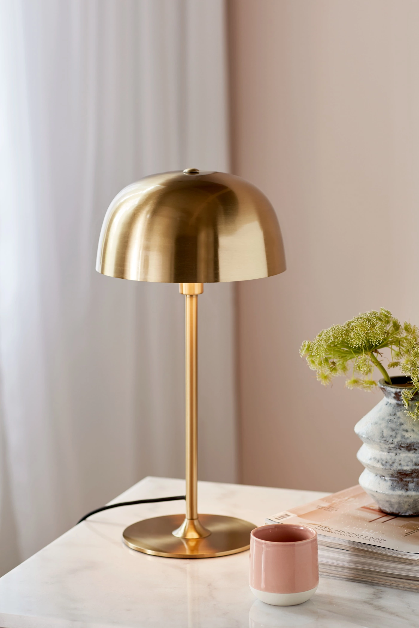   
                        
                        Настільна лампа NORDLUX (Данія) 51166    
                         у стилі Лофт.  
                        Тип джерела світла: світлодіодна лампа, змінна.                                                 Кольори плафонів і підвісок: Жовтий.                         Матеріал: Метал.                          фото 5