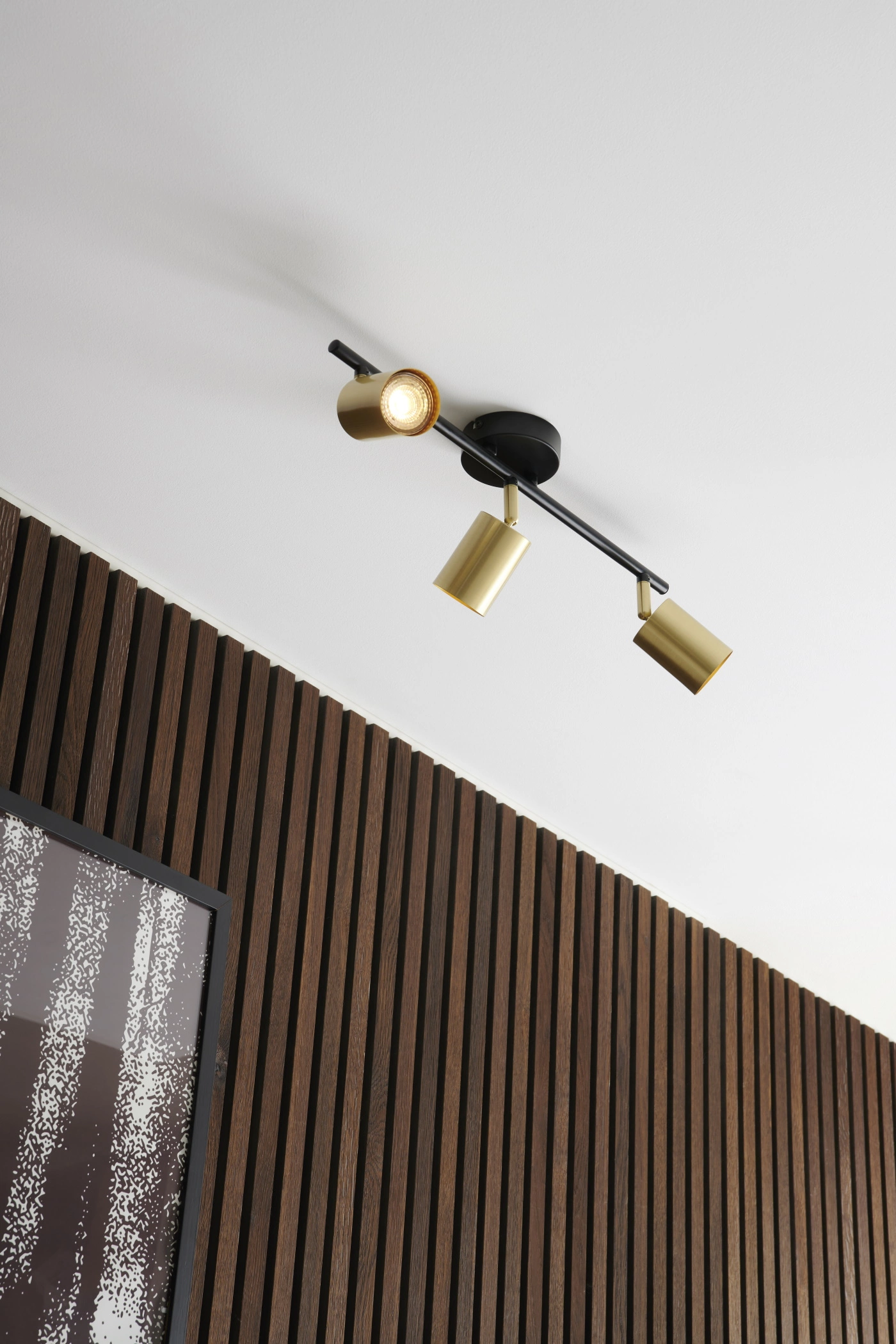   
                        Светильник NORDLUX  (Дания) 51206    
                         в стиле Лофт.  
                        Тип источника света: светодиодная лампа, сменная.                         Форма: Прямоугольник.                         Цвета плафонов и подвесок: Желтый.                         Материал: Металл.                          фото 2