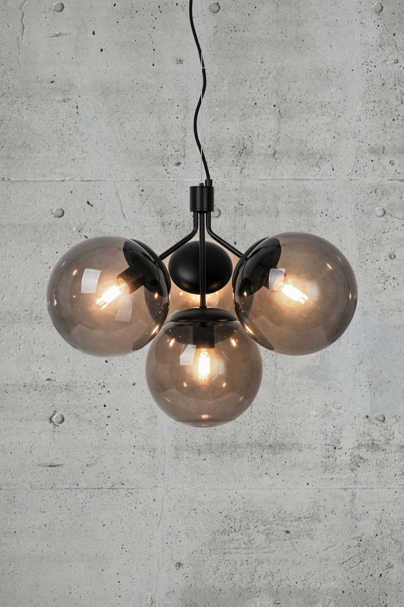   
                        
                        Люстра NORDLUX (Данія) 51237    
                         у стилі Хай-тек, Лофт.  
                        Тип джерела світла: світлодіодна лампа, змінна.                         Форма: Коло.                         Кольори плафонів і підвісок: Чорний.                         Матеріал: Скло.                          фото 4