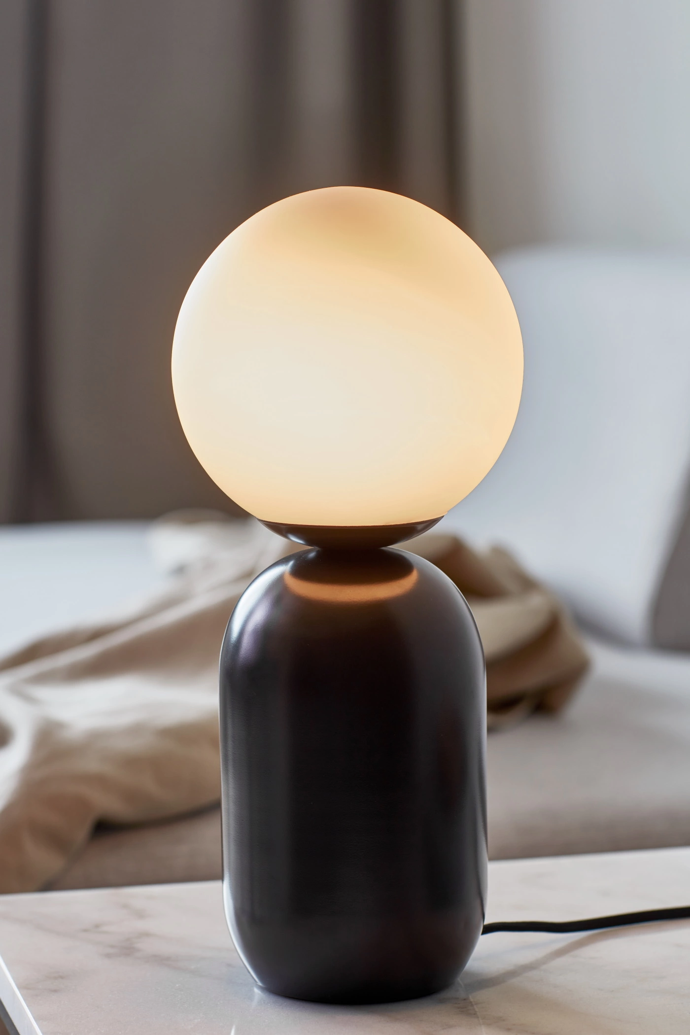  
                        
                        Настільна лампа NORDLUX (Данія) 51277    
                         у стилі Скандинавський, Модерн.  
                        Тип джерела світла: світлодіодна лампа, змінна.                                                 Кольори плафонів і підвісок: Білий.                         Матеріал: Скло.                          фото 6