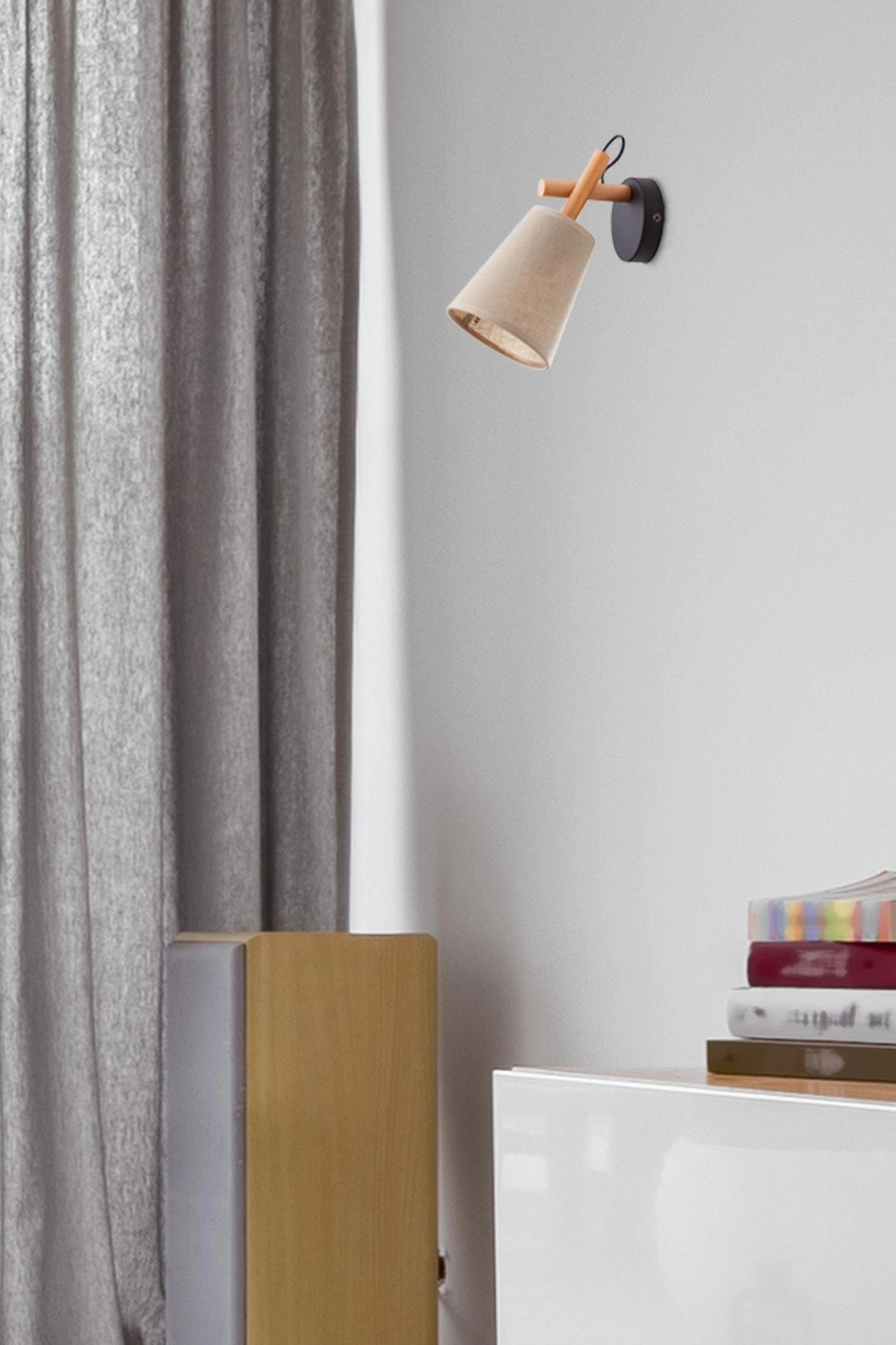   
                        
                        Бра TK LIGHTING (Польша) 51370    
                         В стиле Кантри, Модерн.  
                        Тип источника света: светодиодная лампа, сменная.                                                 Цвета плафонов и подвесок: Бежевый.                         Материал: Ткань.                          фото 3