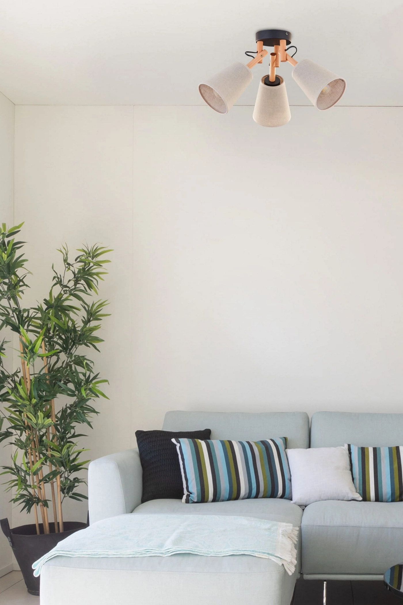   
                        
                        Люстра TK LIGHTING (Польша) 51476    
                         В стиле Модерн.  
                        Тип источника света: светодиодная лампа, сменная.                         Форма: Круг.                         Цвета плафонов и подвесок: Бежевый.                         Материал: Ткань.                          фото 3