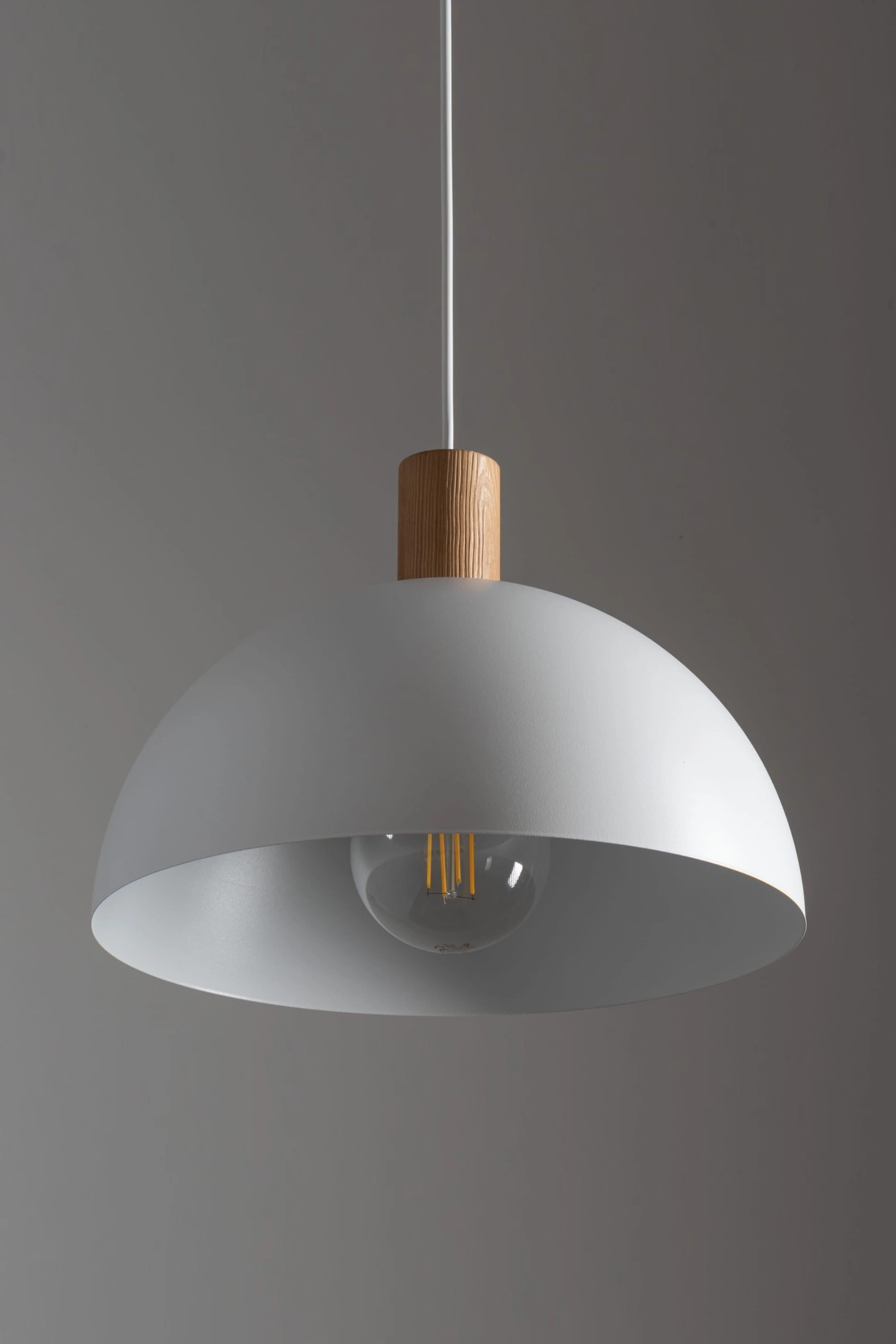  
                        
                        Люстра TK LIGHTING (Польща) 51487    
                         У стилі Скандинавський, Модерн.  
                        Тип джерела світла: світлодіодна лампа, змінна.                         Форма: Коло.                         Кольори плафонів і підвісок: Білий.                         Матеріал: Метал.                          фото 5